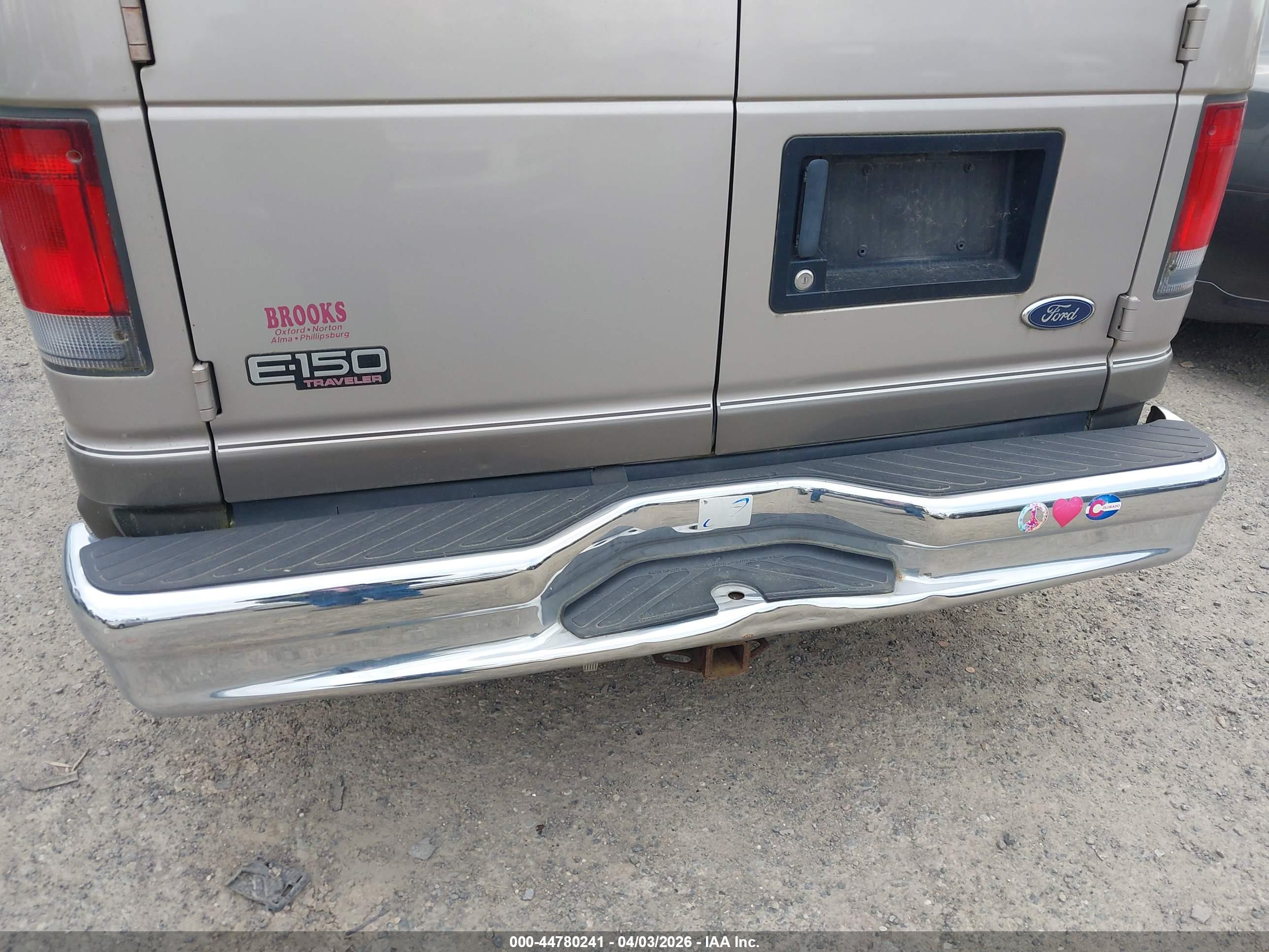 FORD E-150 image 6