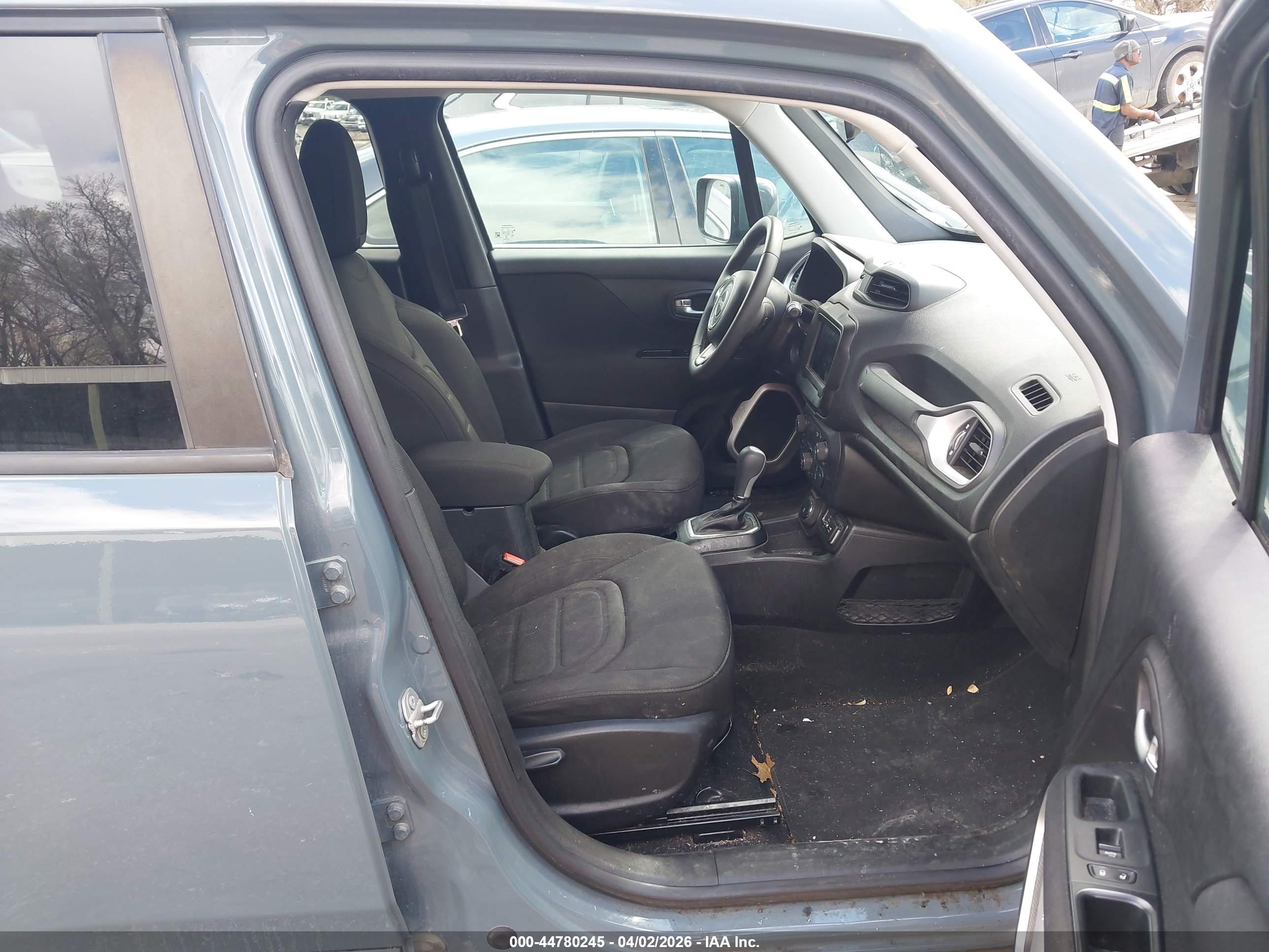 JEEP RENEGADE image 5