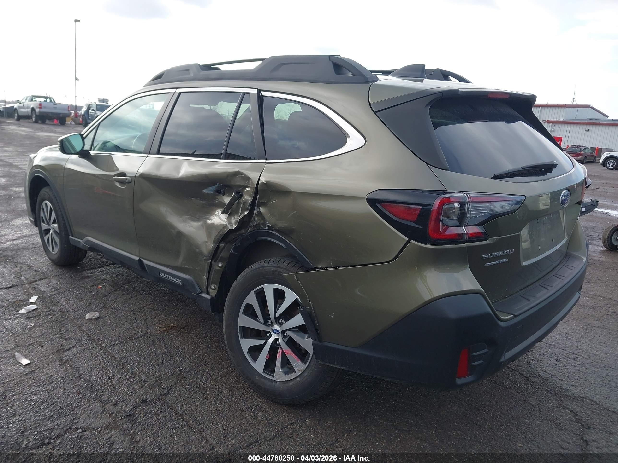 SUBARU OUTBACK image 3