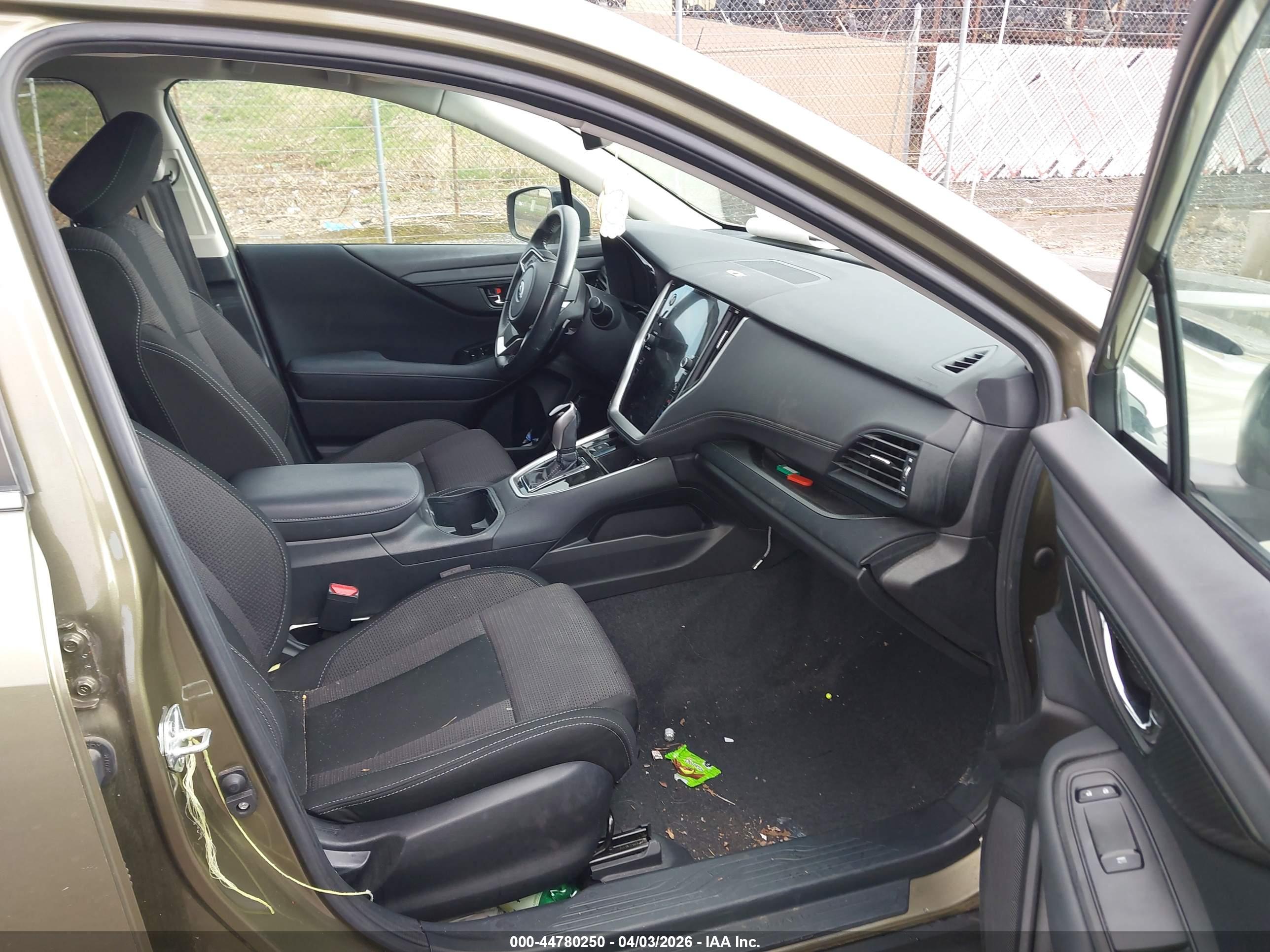 SUBARU OUTBACK image 5