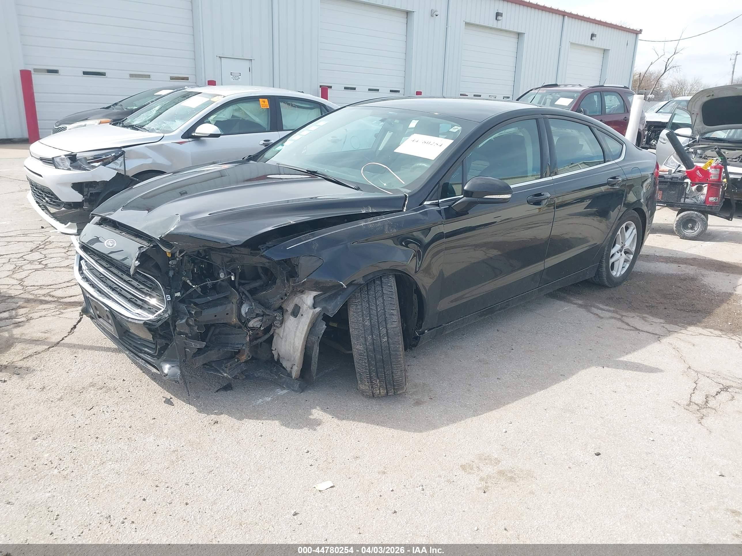 FORD FUSION image 2