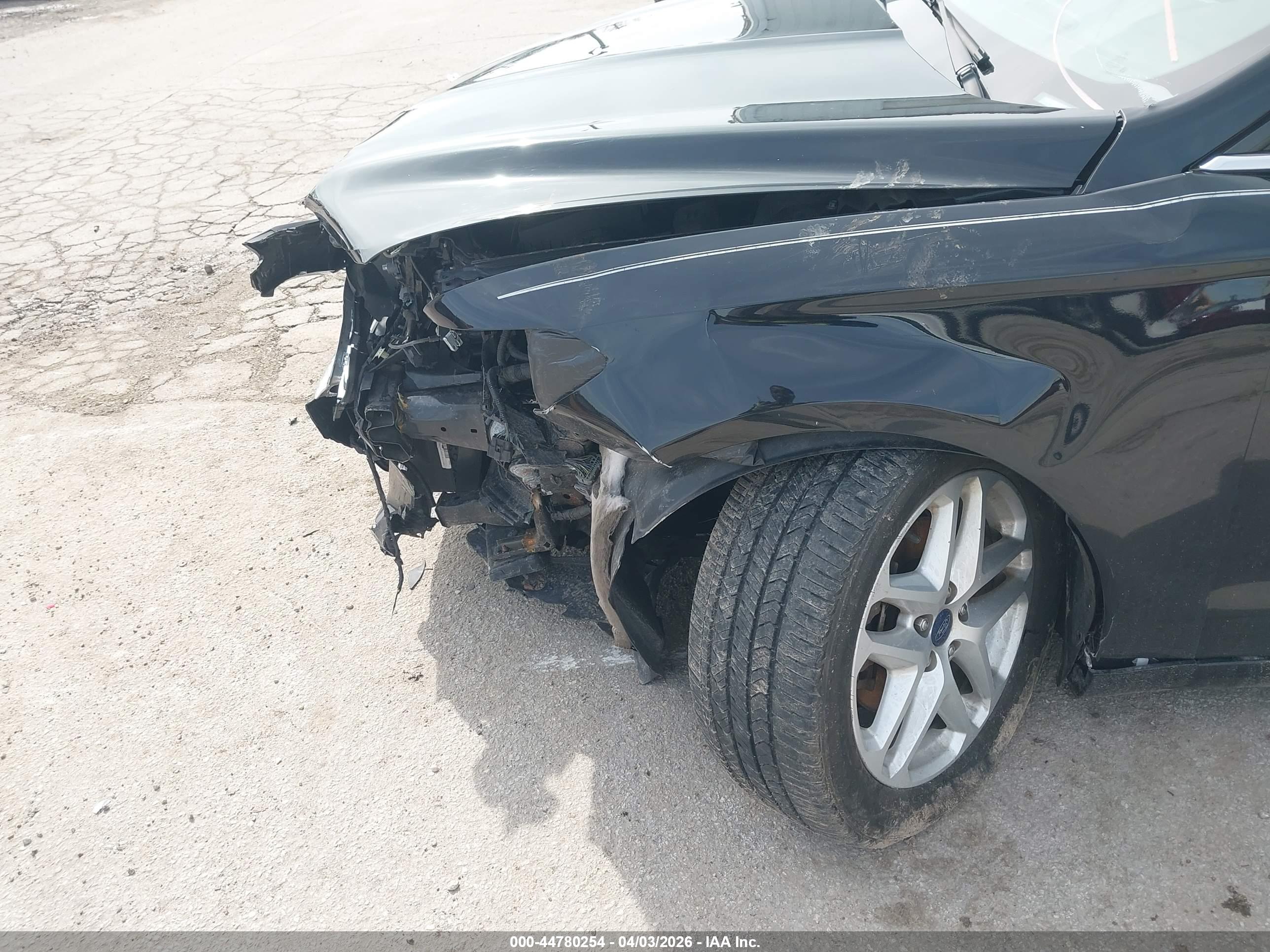 FORD FUSION image 6