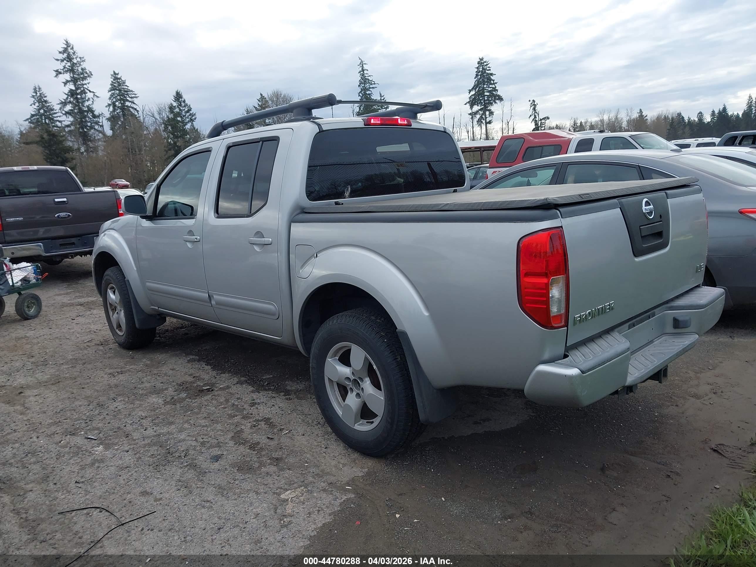 NISSAN FRONTIER image 3