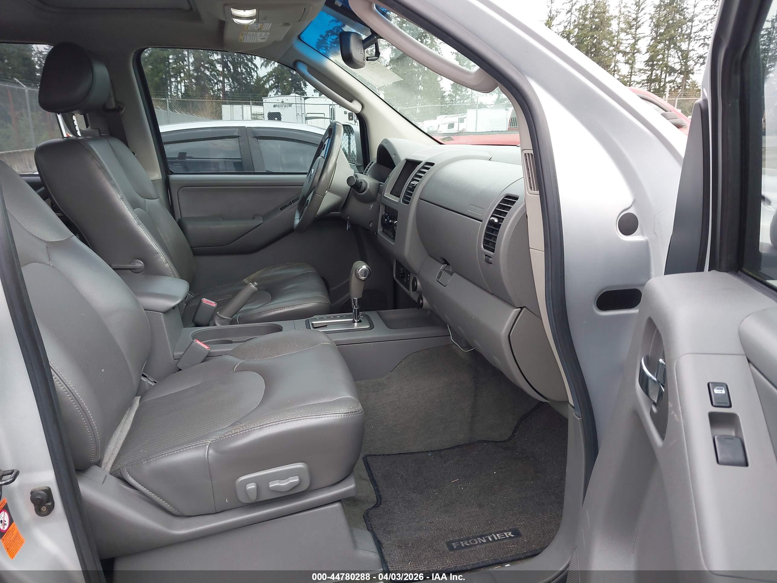 NISSAN FRONTIER image 5
