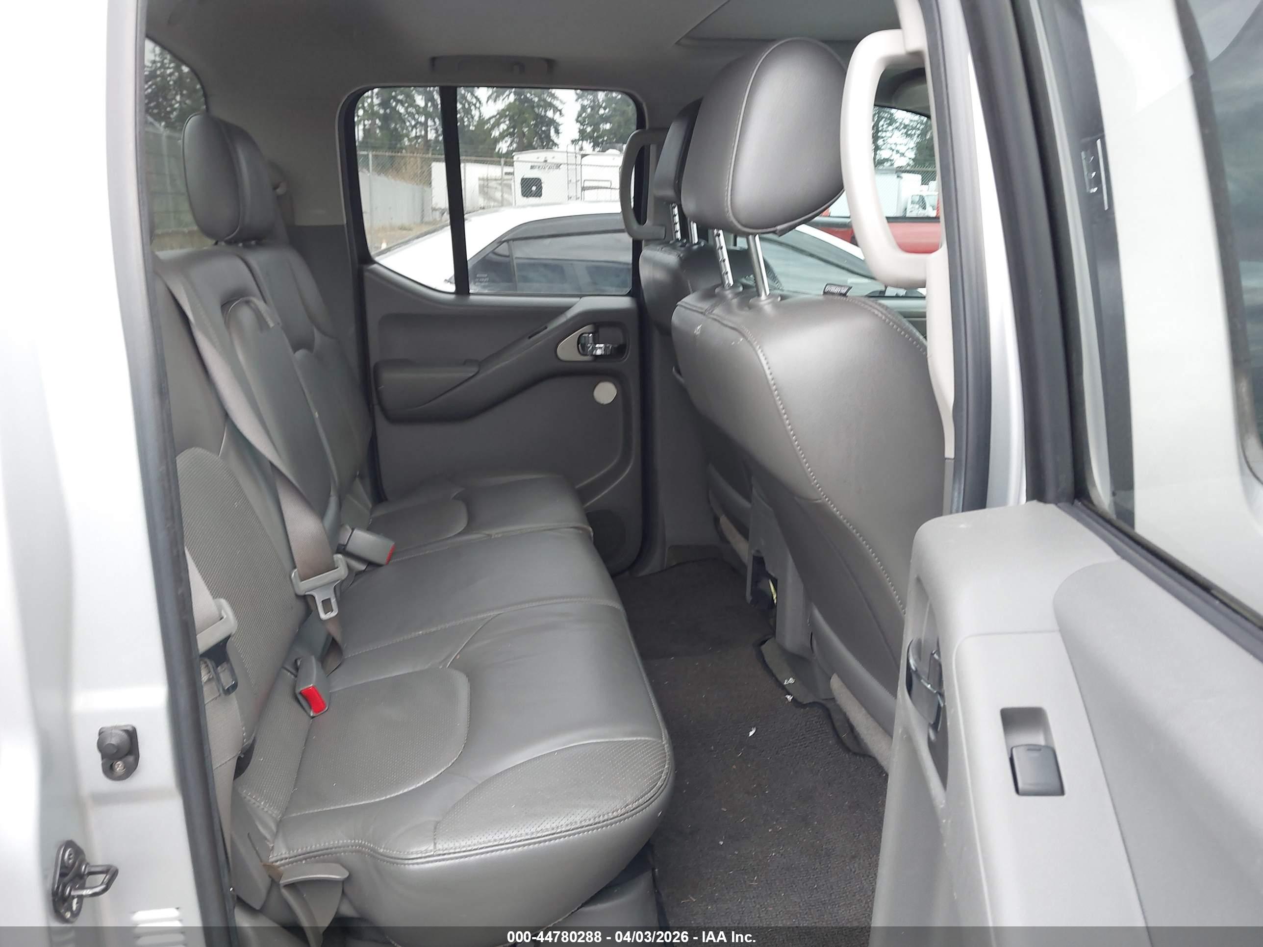 NISSAN FRONTIER image 8