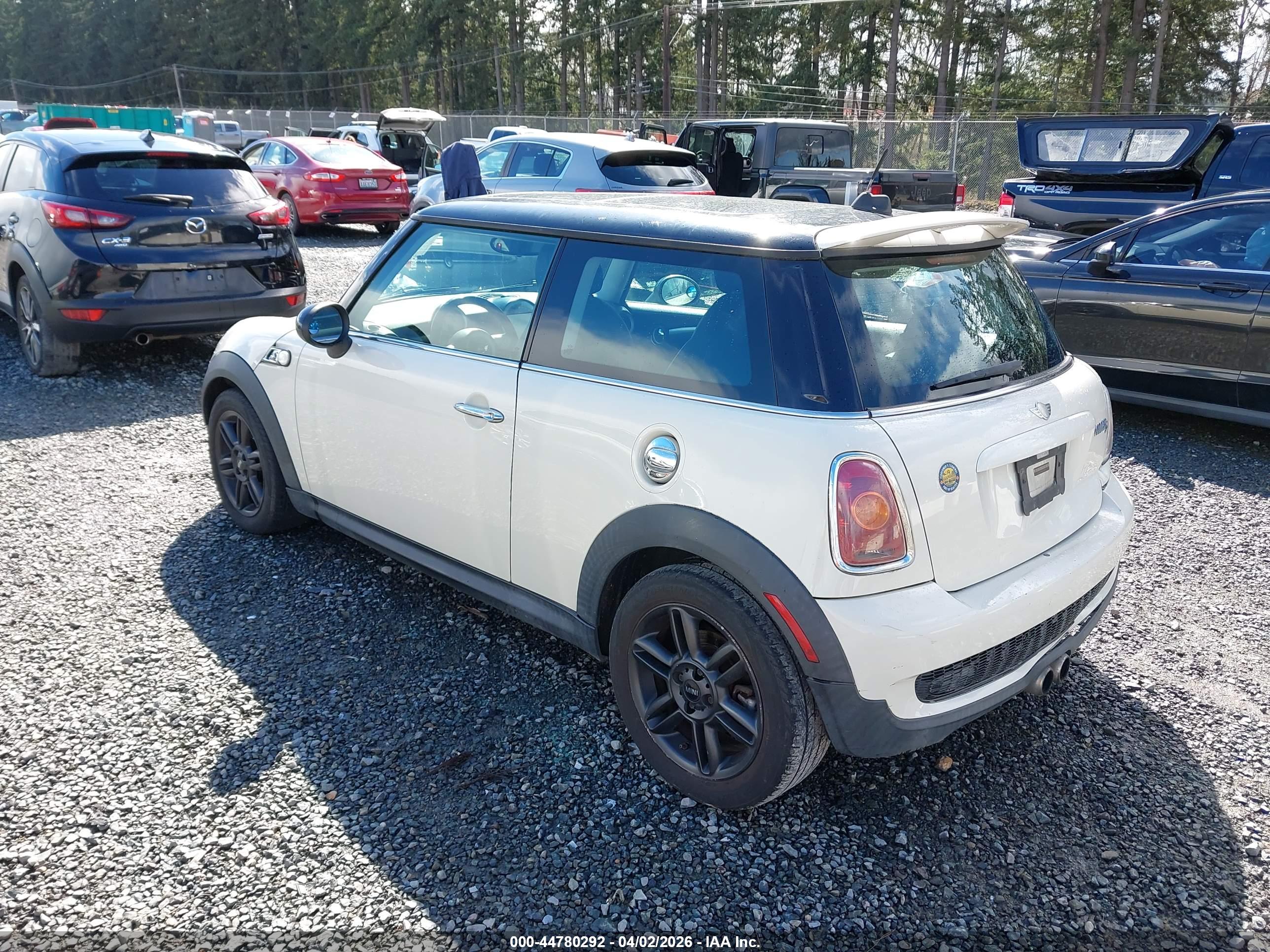 MINI COOPER image 3