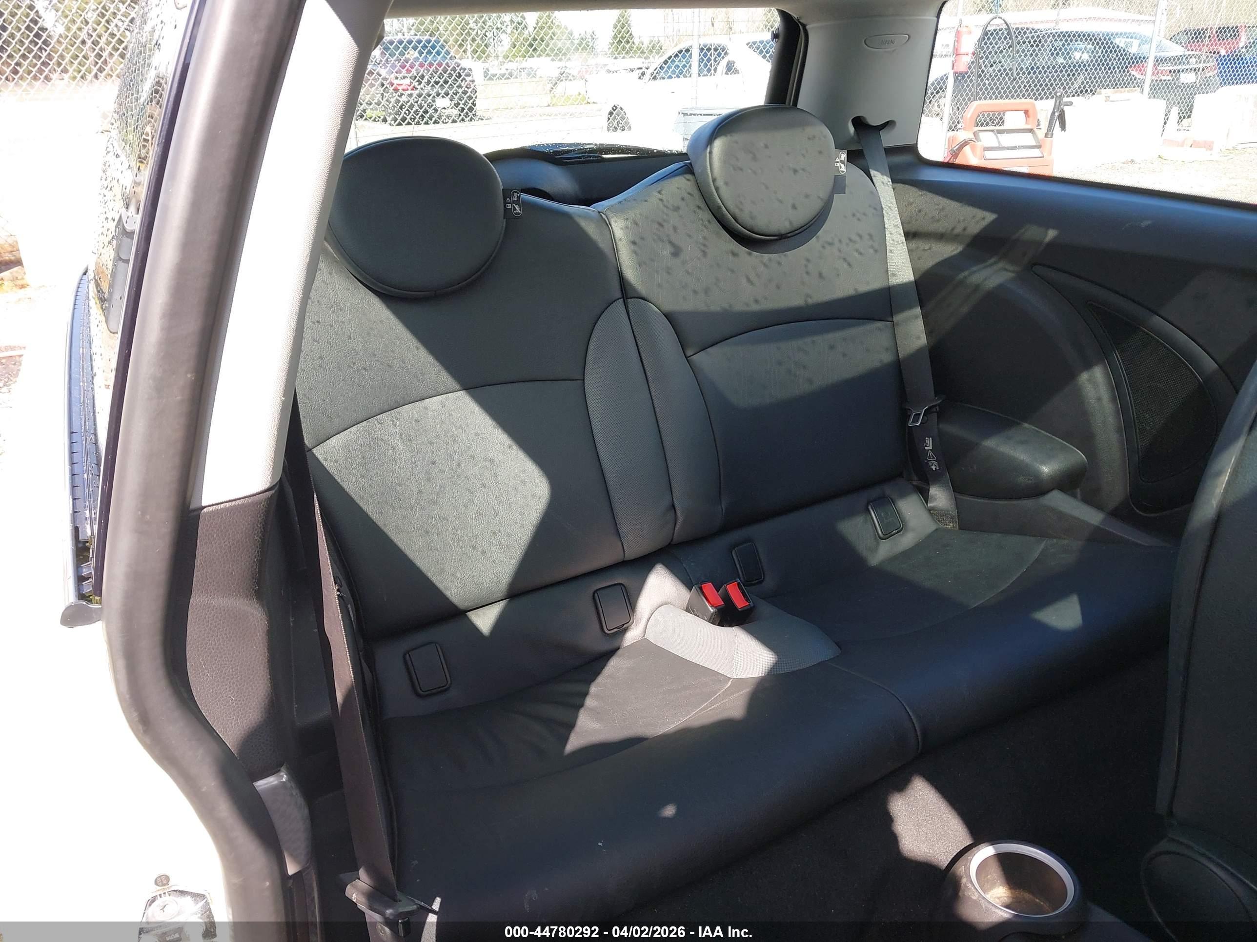 MINI COOPER image 8