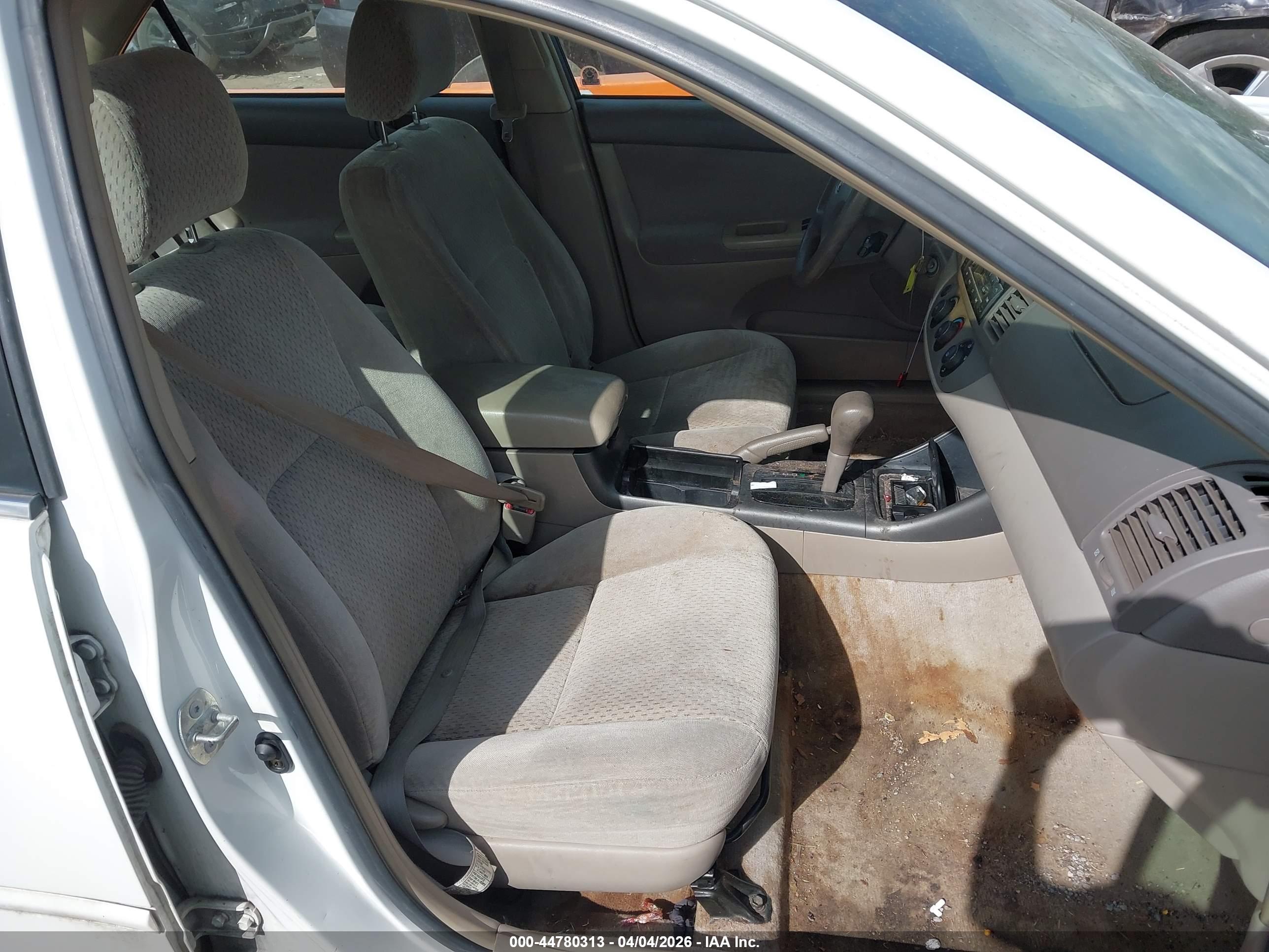 TOYOTA CAMRY image 5