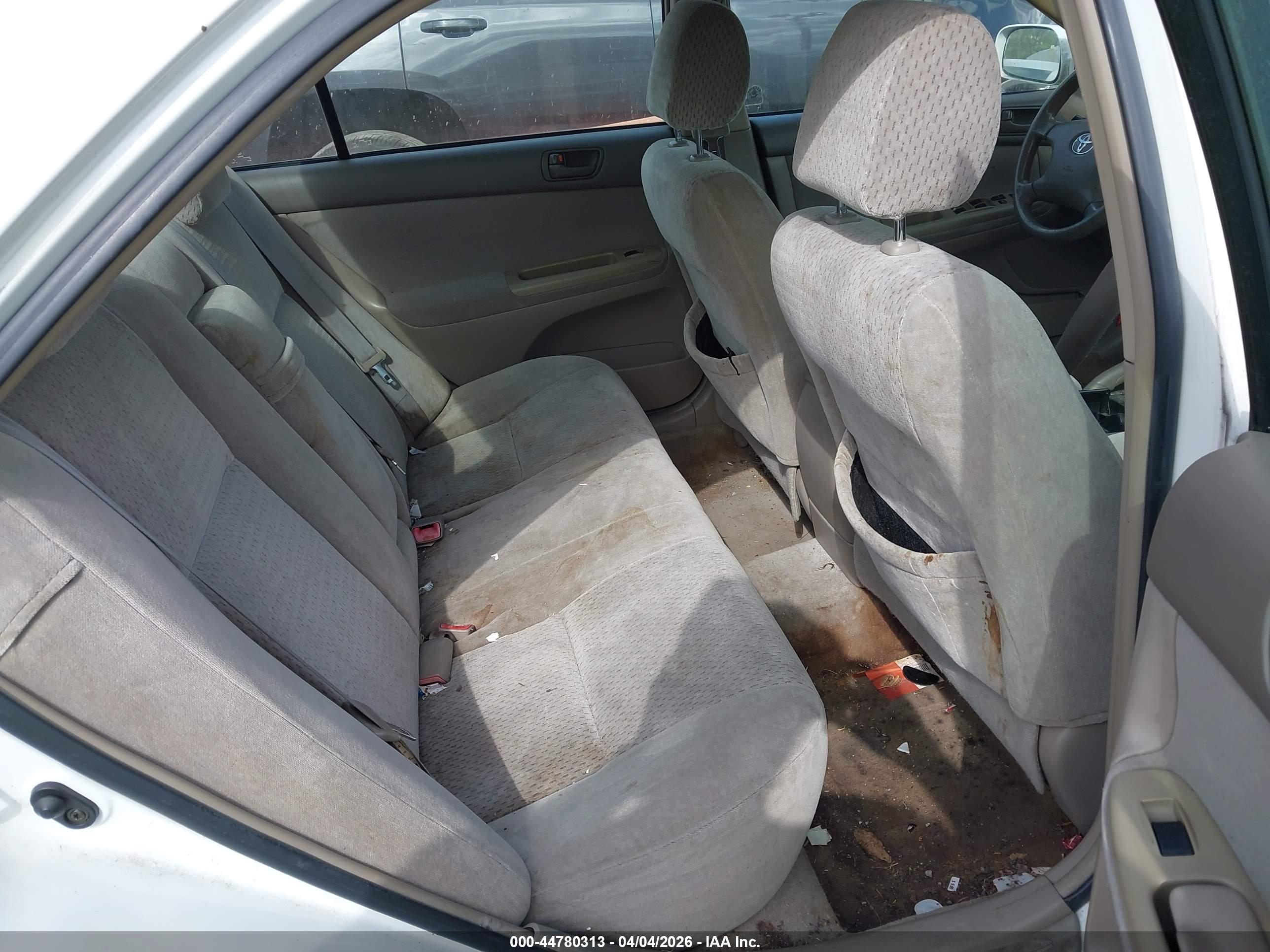 TOYOTA CAMRY image 8