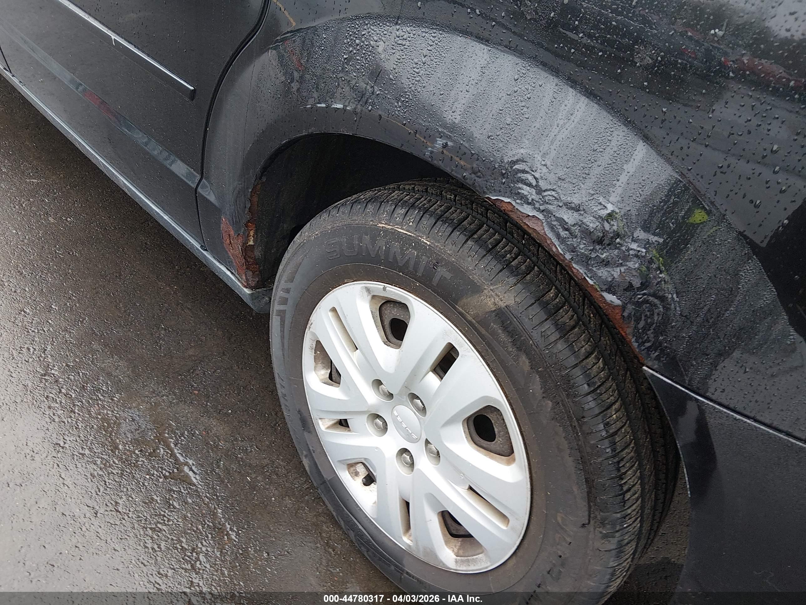 DODGE GRAND image 6