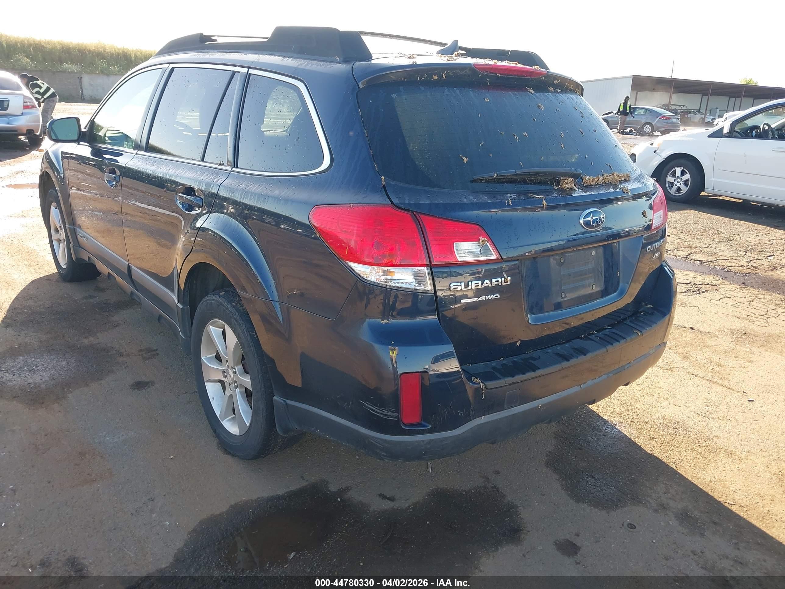 SUBARU OUTBACK image 3
