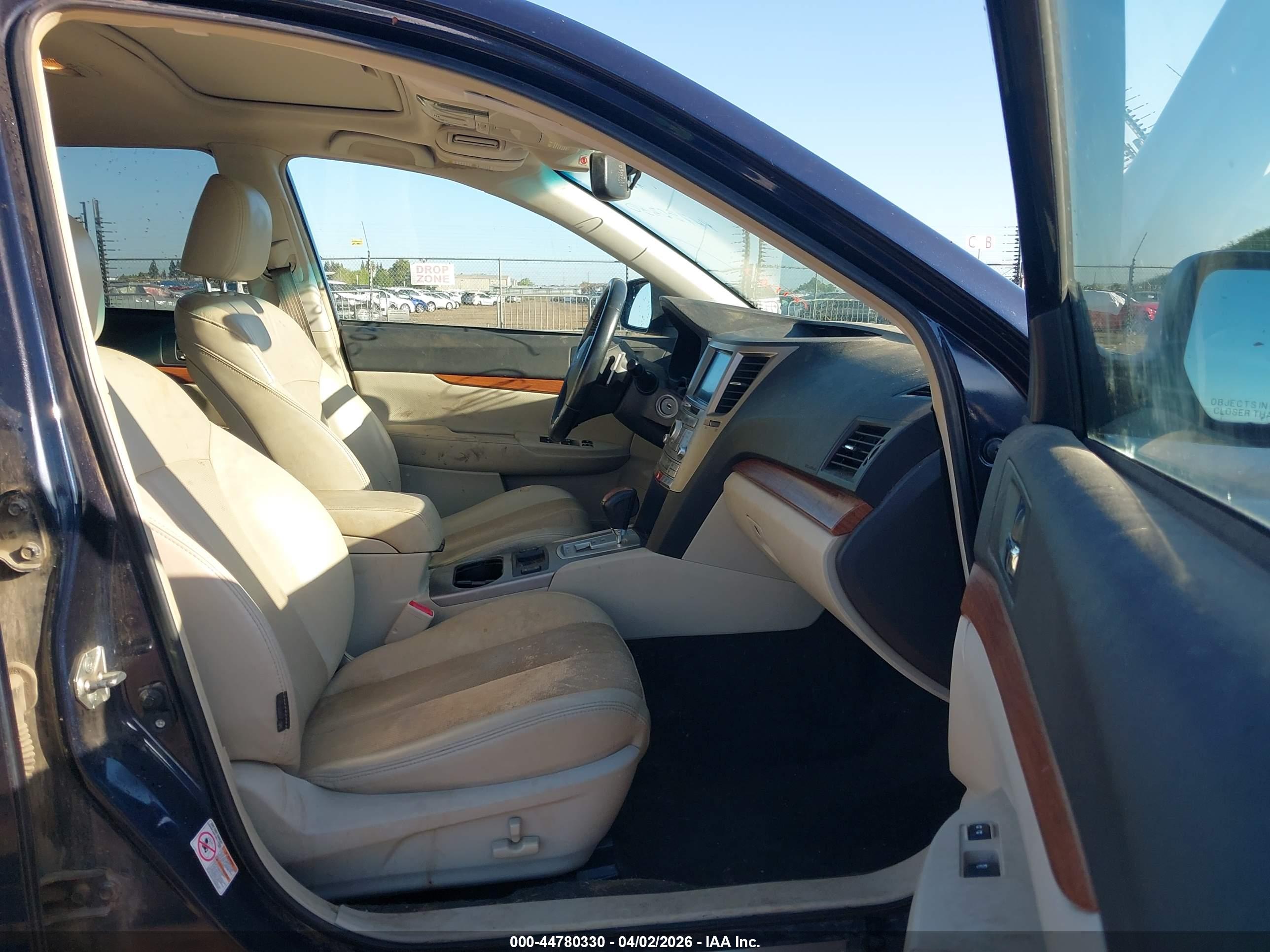 SUBARU OUTBACK image 5