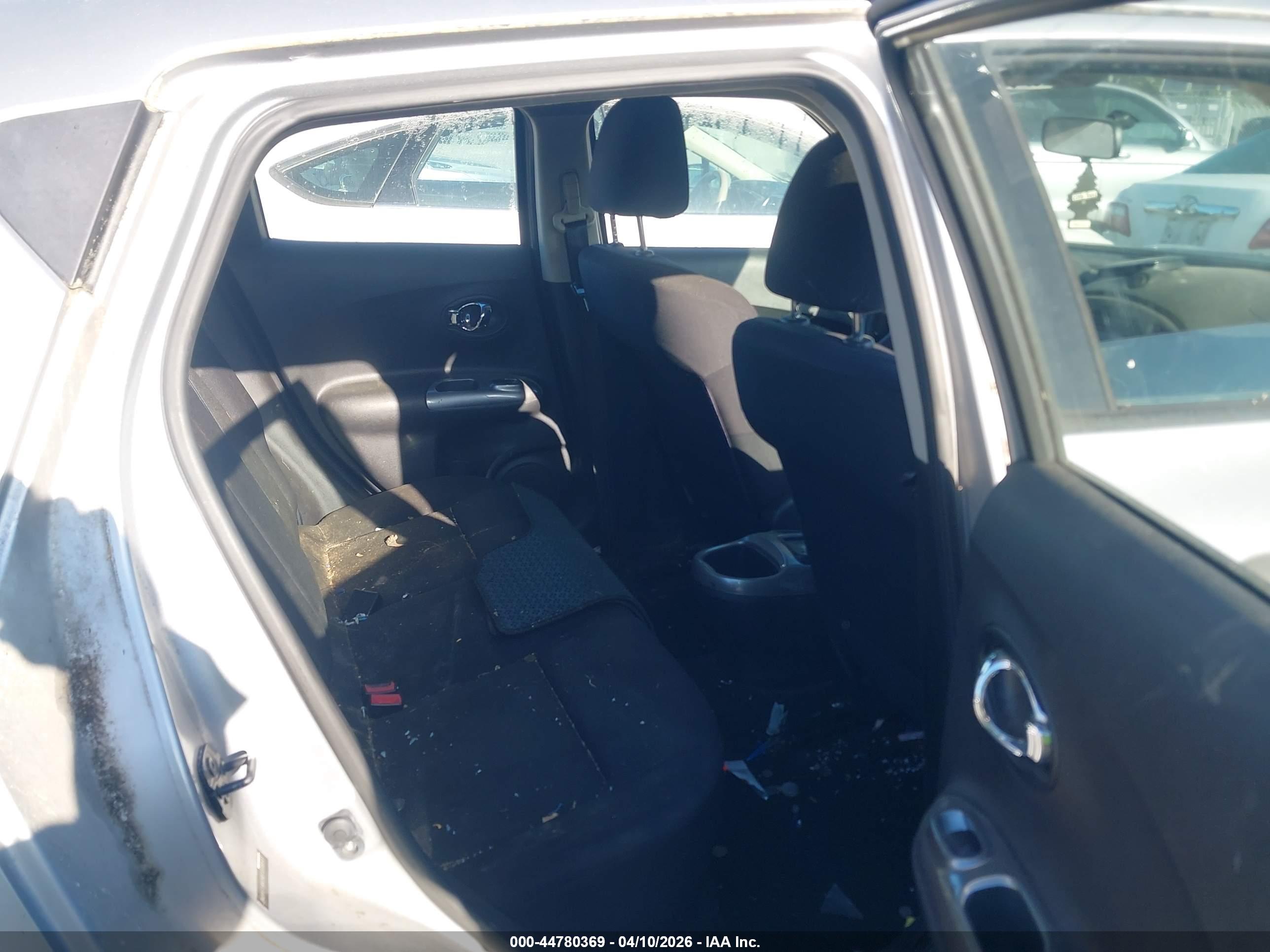 NISSAN JUKE image 8