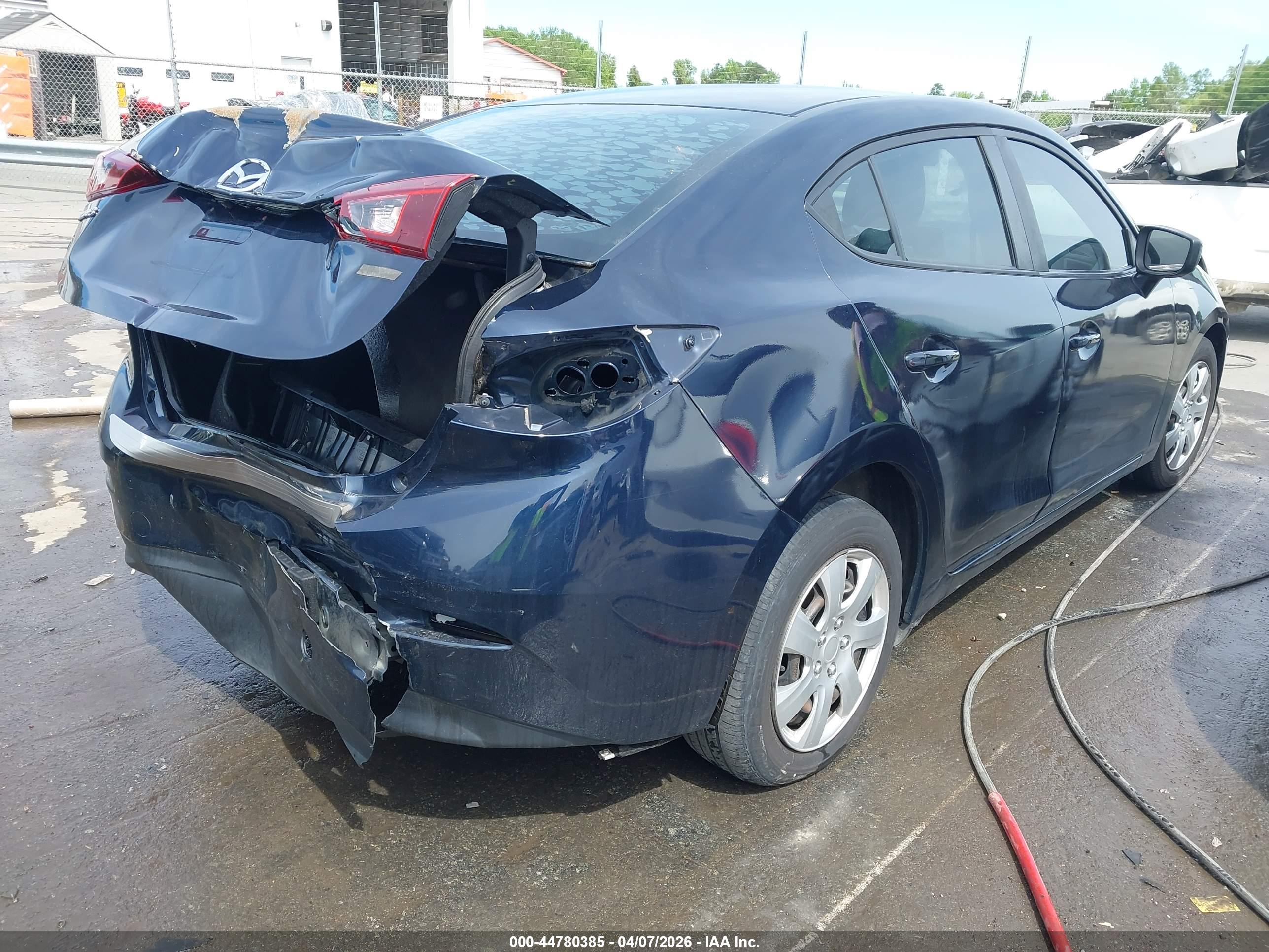 MAZDA MAZDA3 image 4