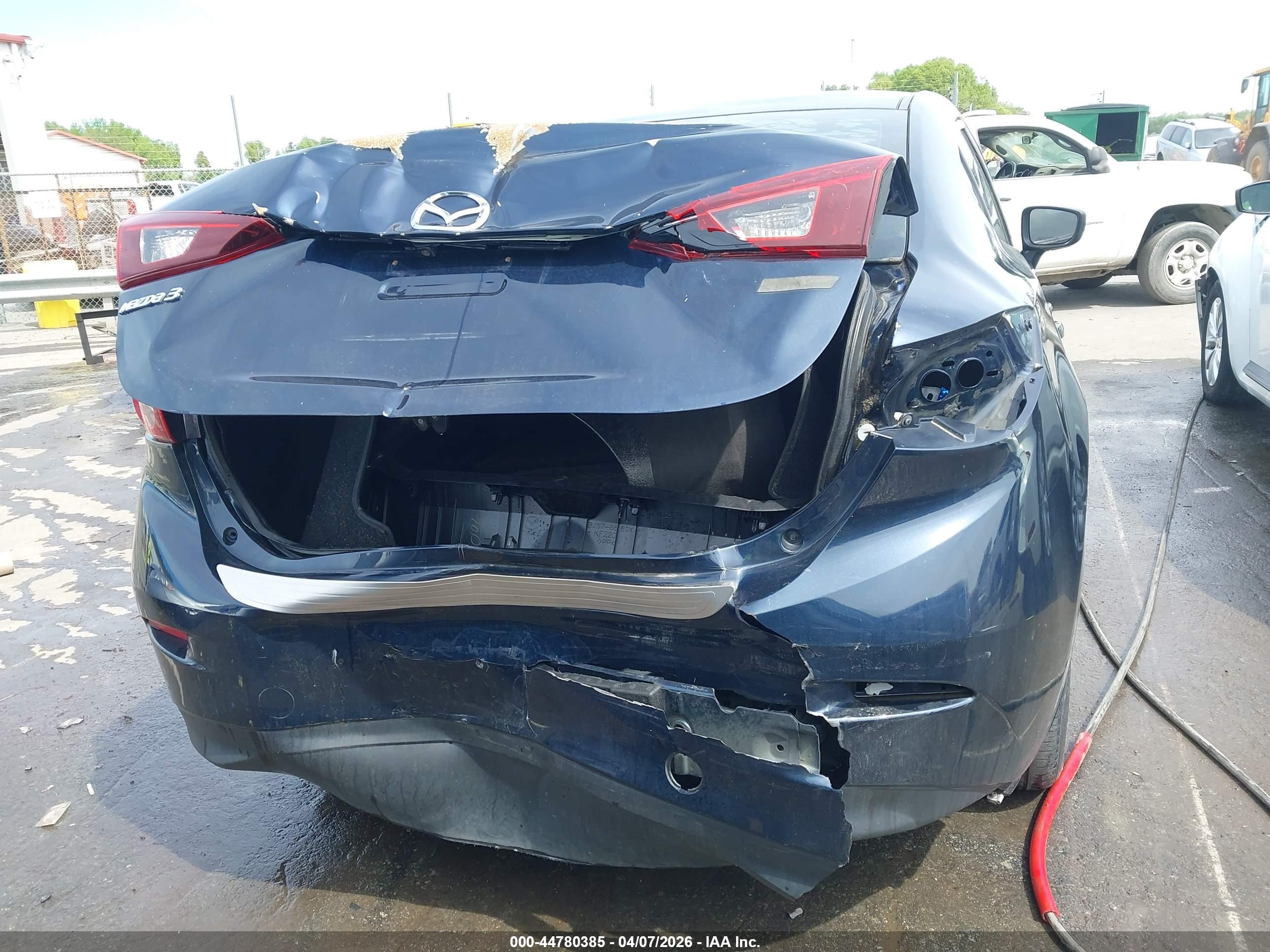 MAZDA MAZDA3 image 6