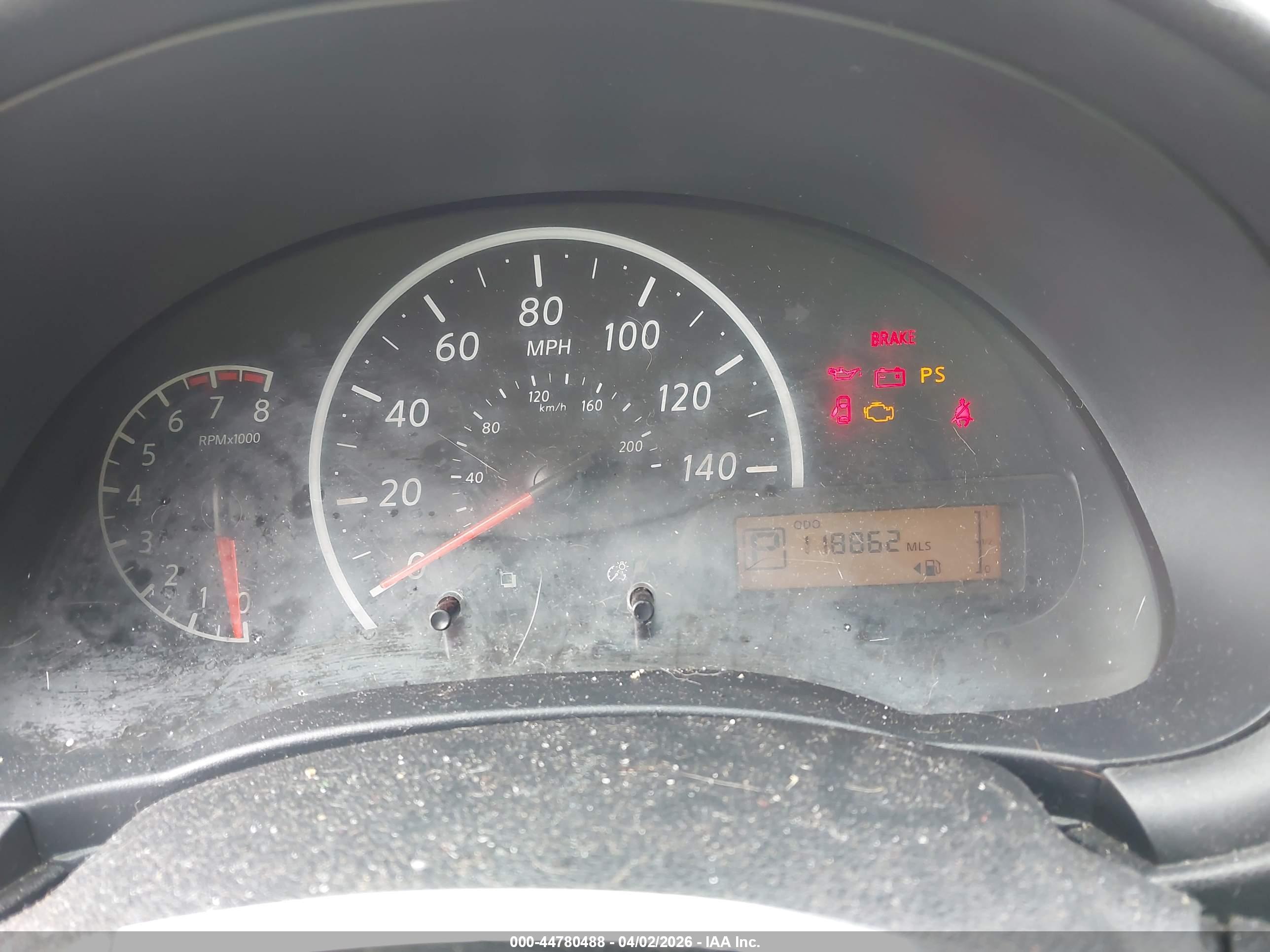 NISSAN VERSA image 7
