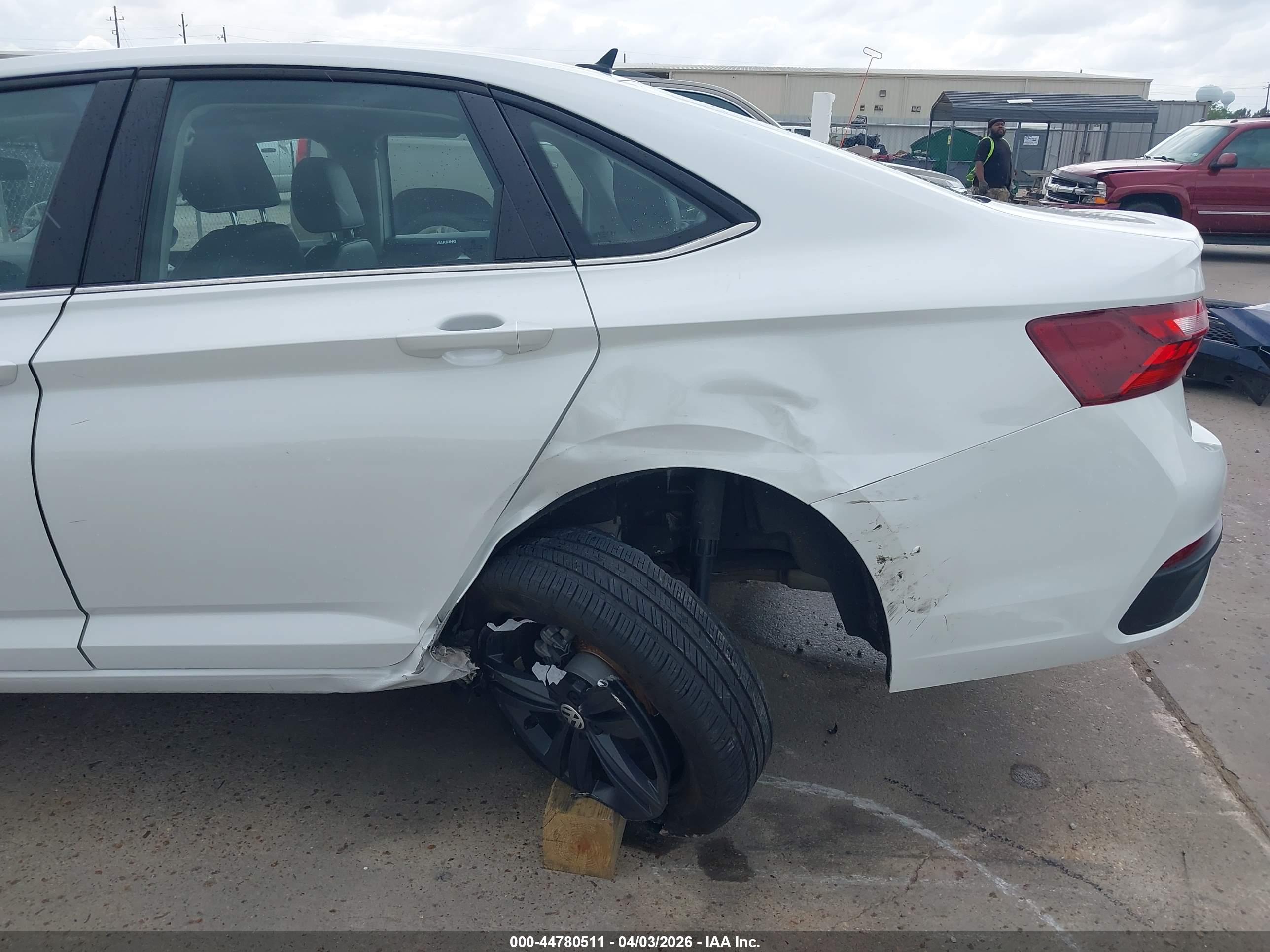 VOLKSWAGEN JETTA image 6