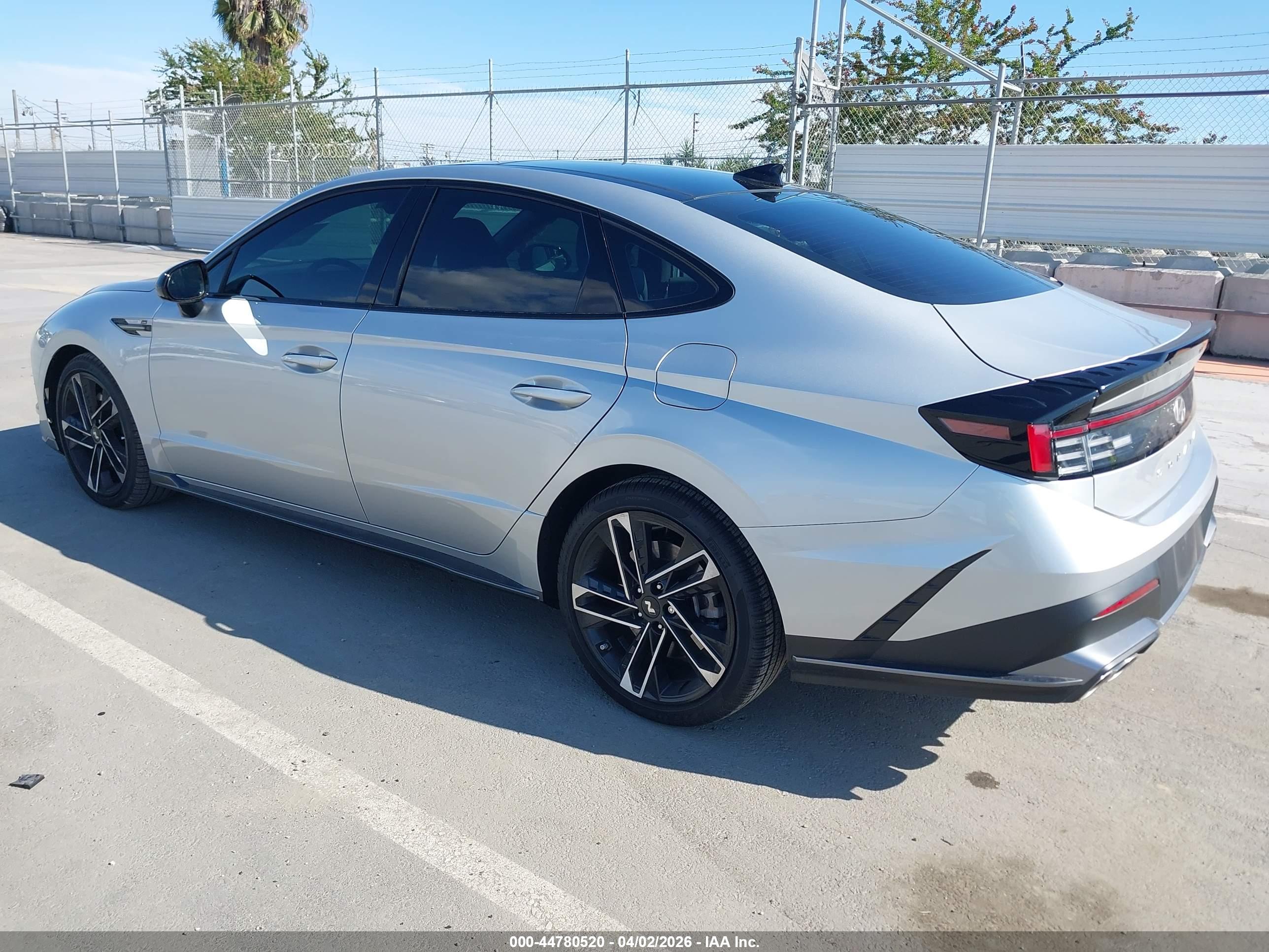 HYUNDAI SONATA image 3