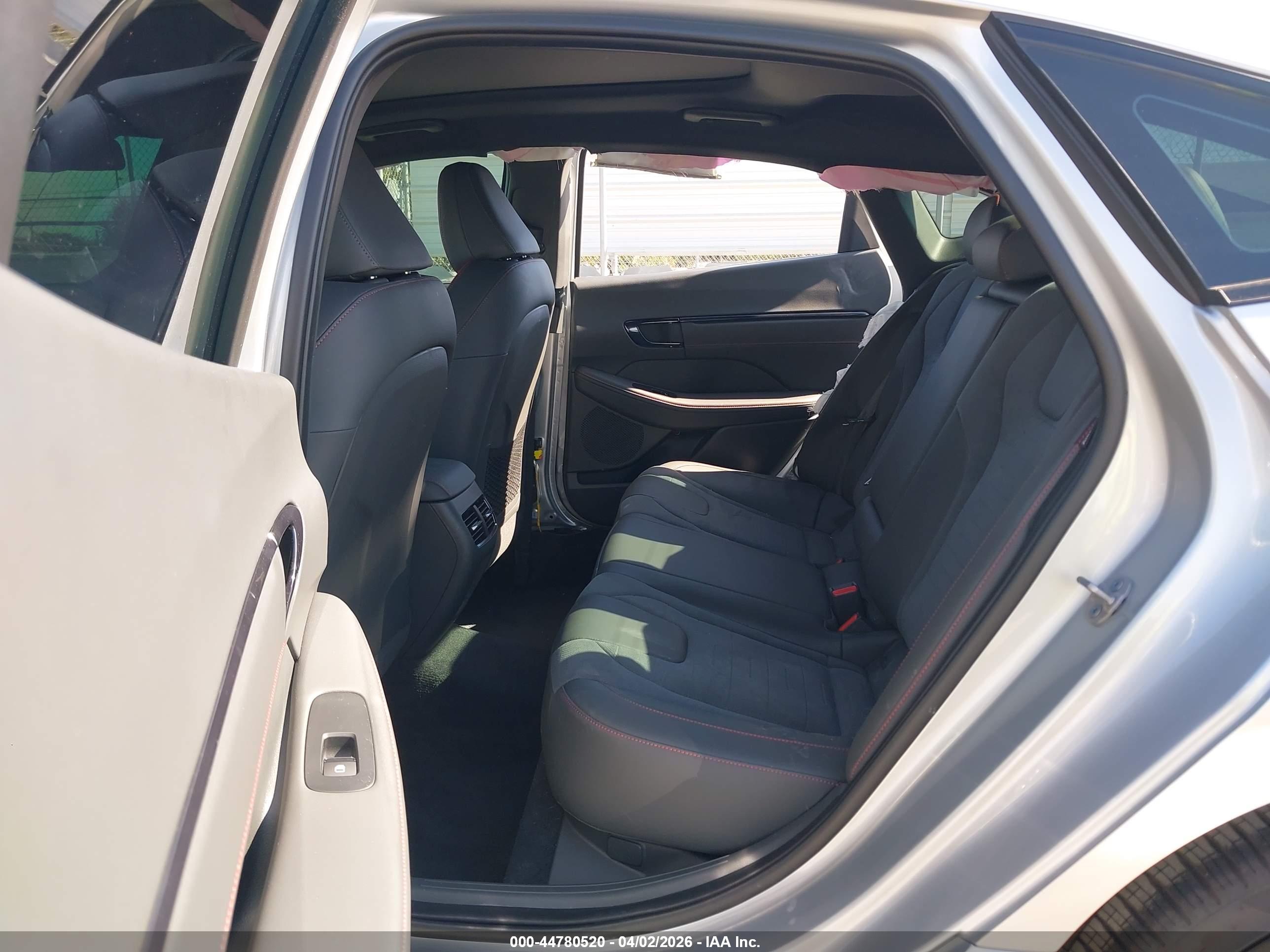 HYUNDAI SONATA image 8