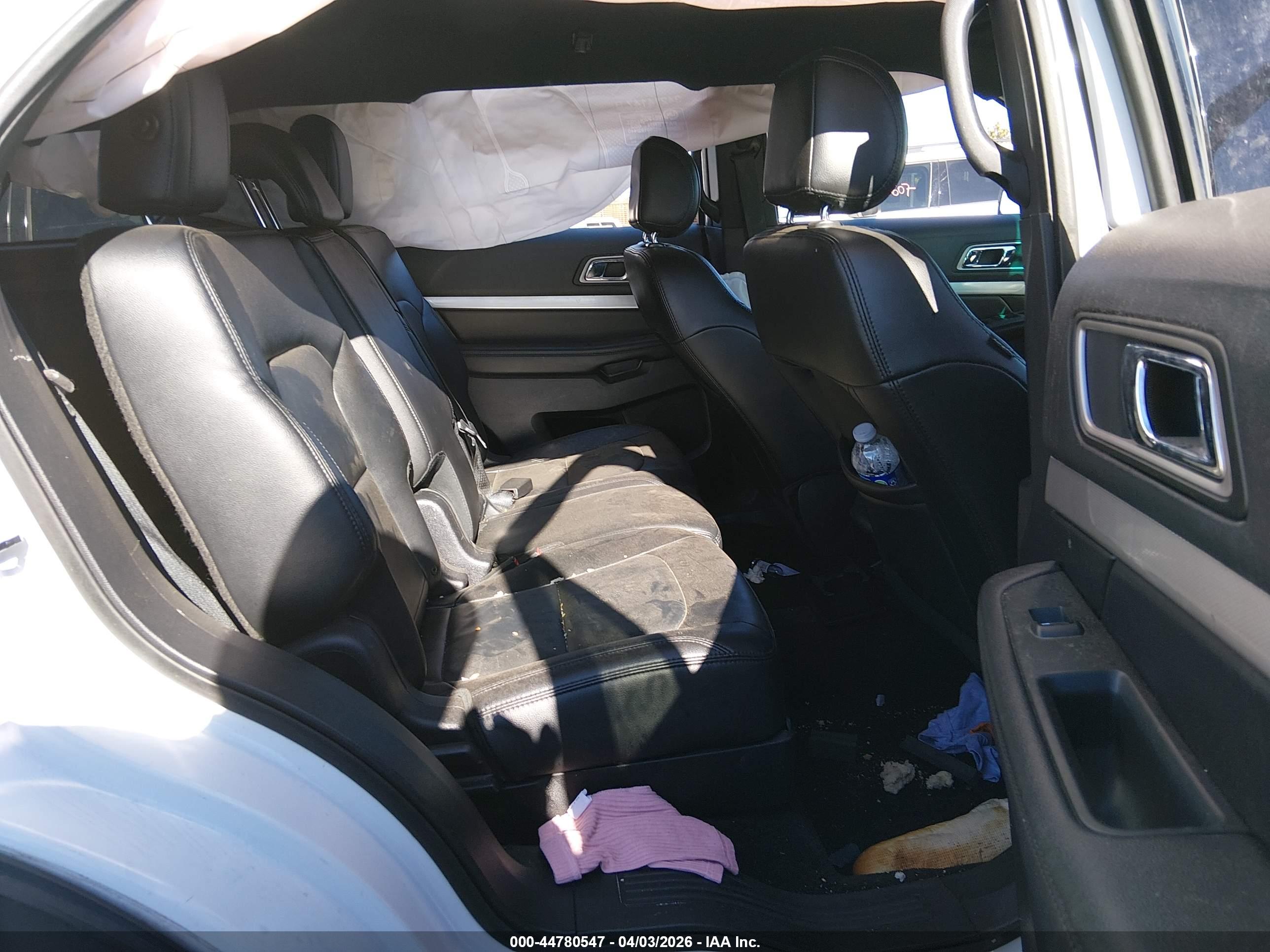 FORD EXPLORER image 8