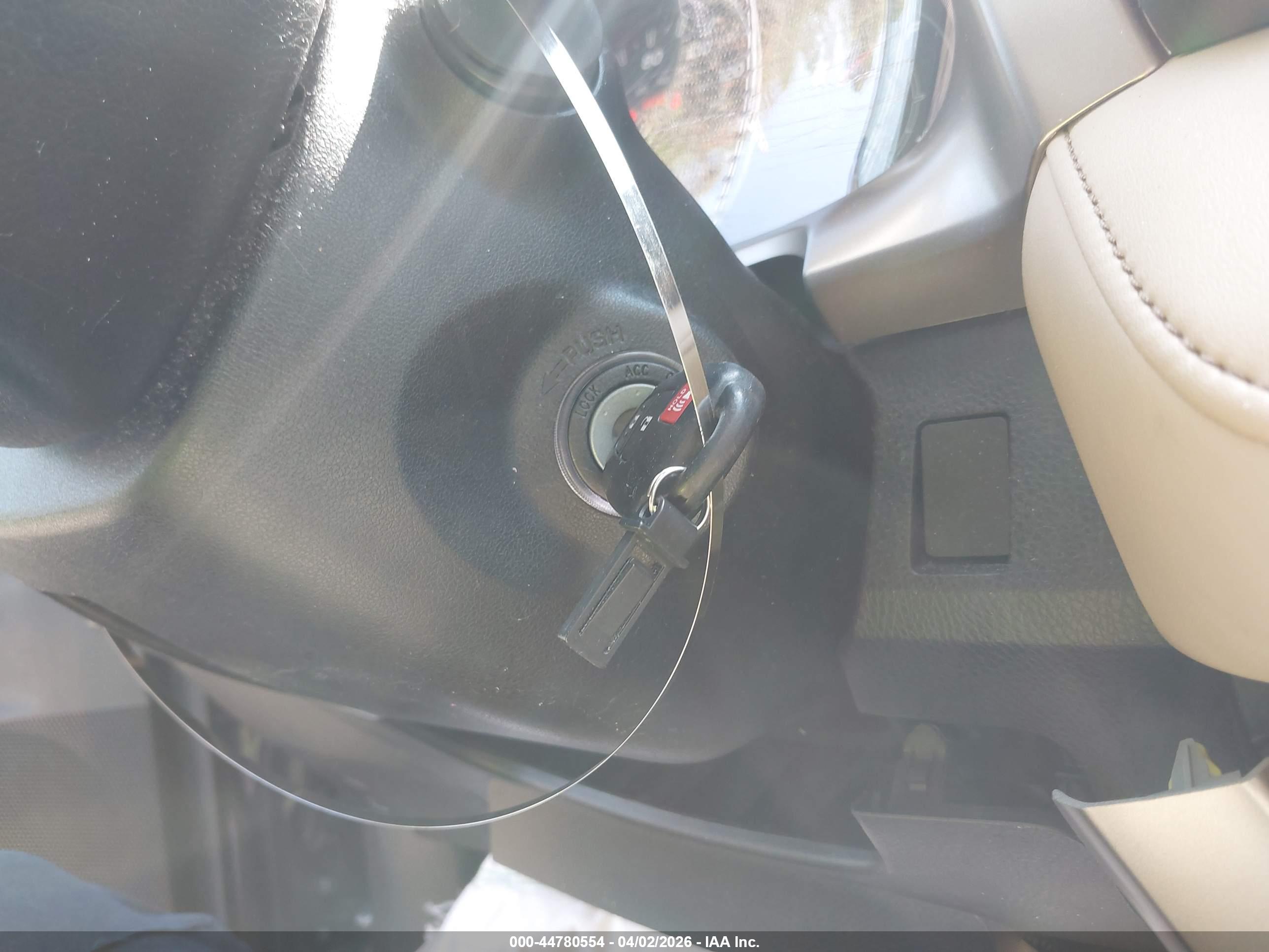 TOYOTA RAV4 image 11