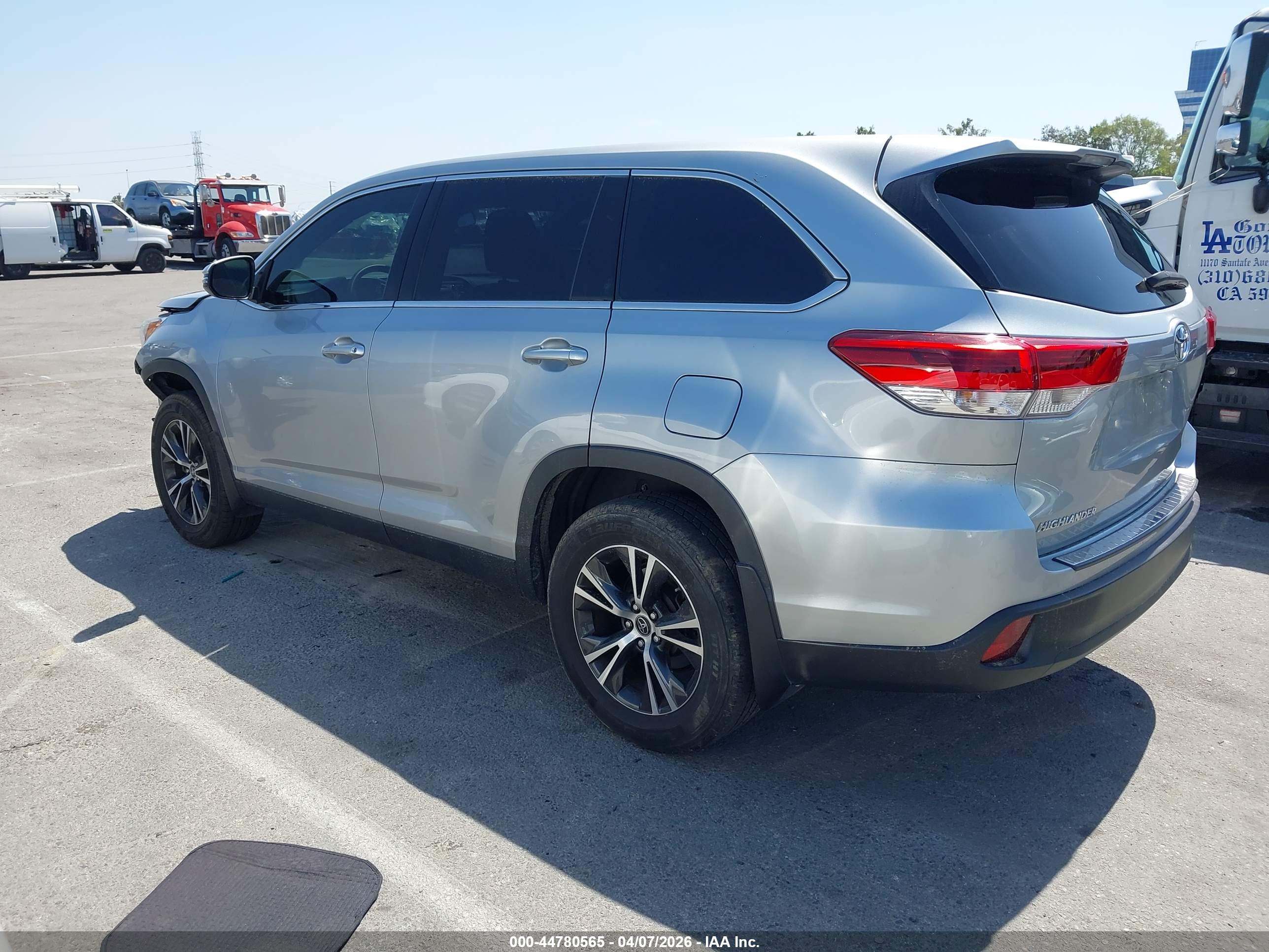 TOYOTA HIGHLANDER image 3