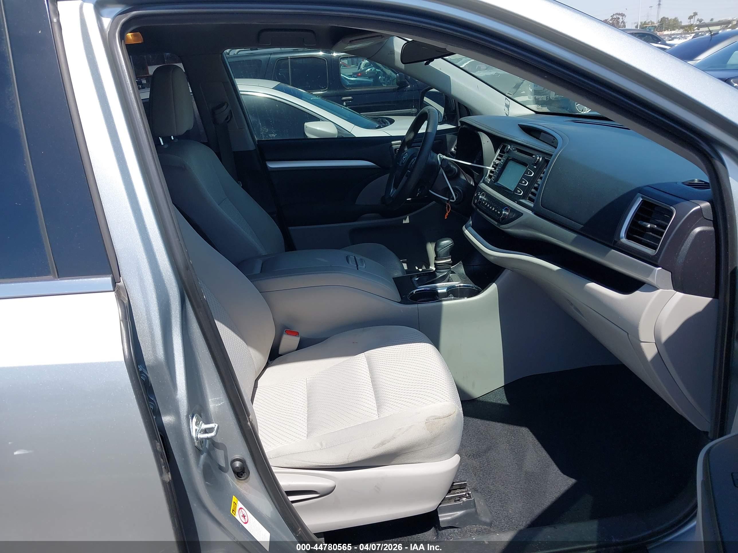 TOYOTA HIGHLANDER image 5
