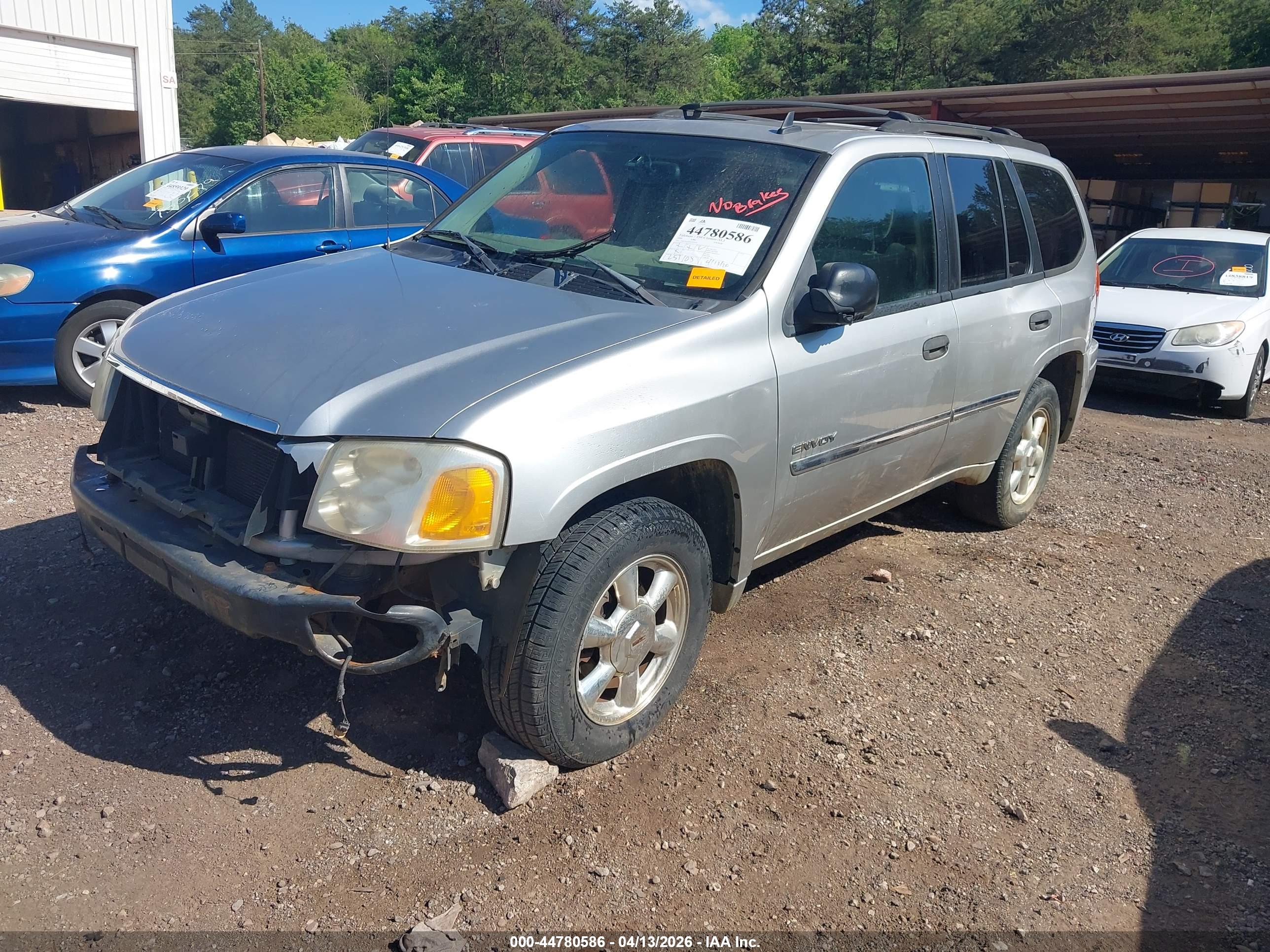 GMC ENVOY image 2