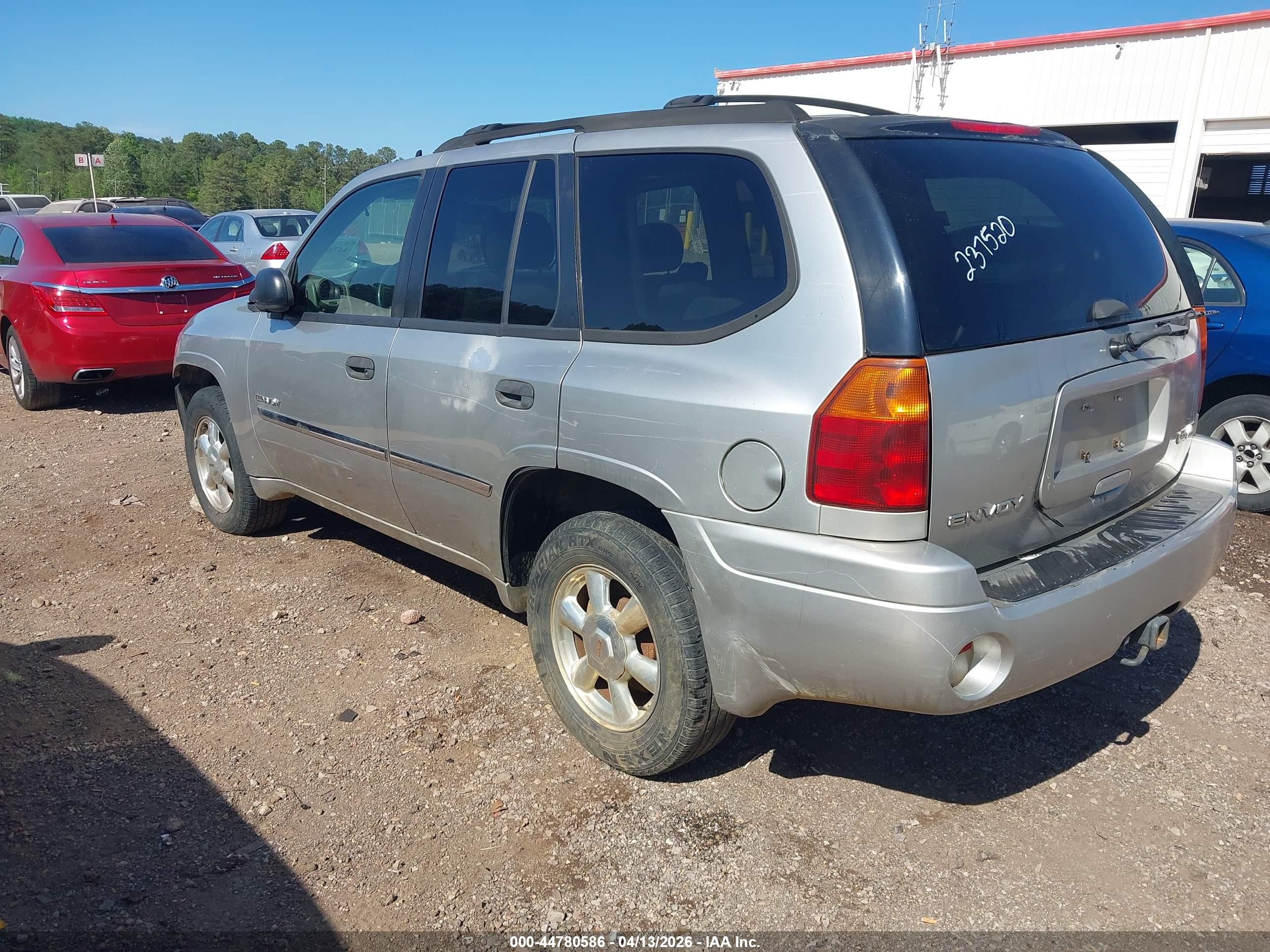 GMC ENVOY image 3