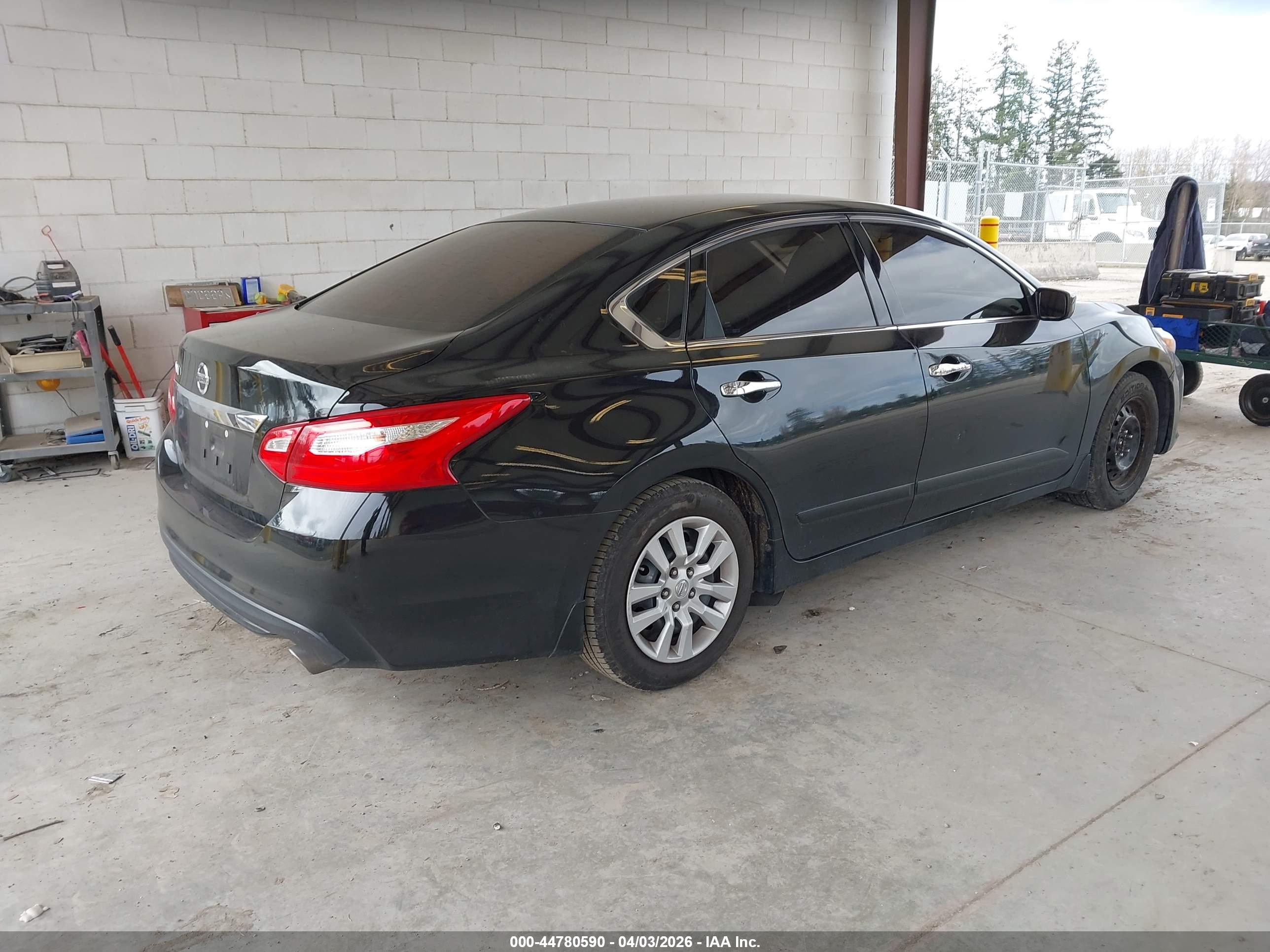 NISSAN ALTIMA image 4