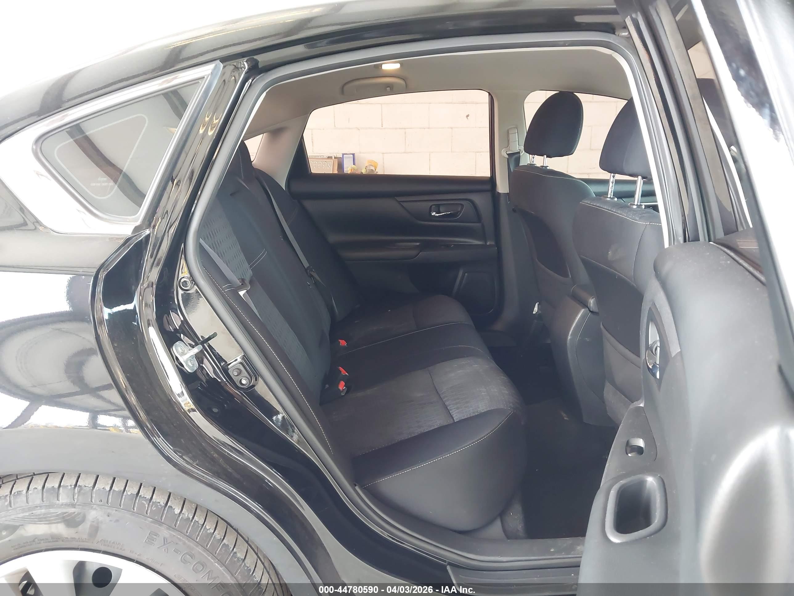 NISSAN ALTIMA image 8