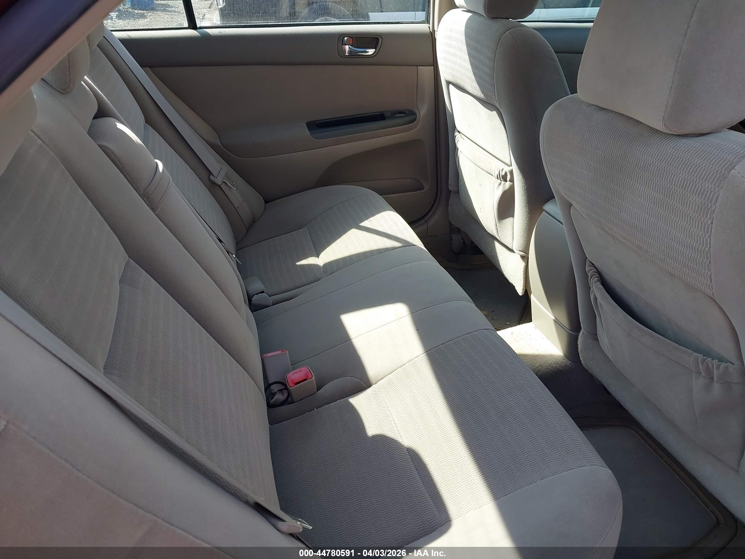 TOYOTA CAMRY image 8