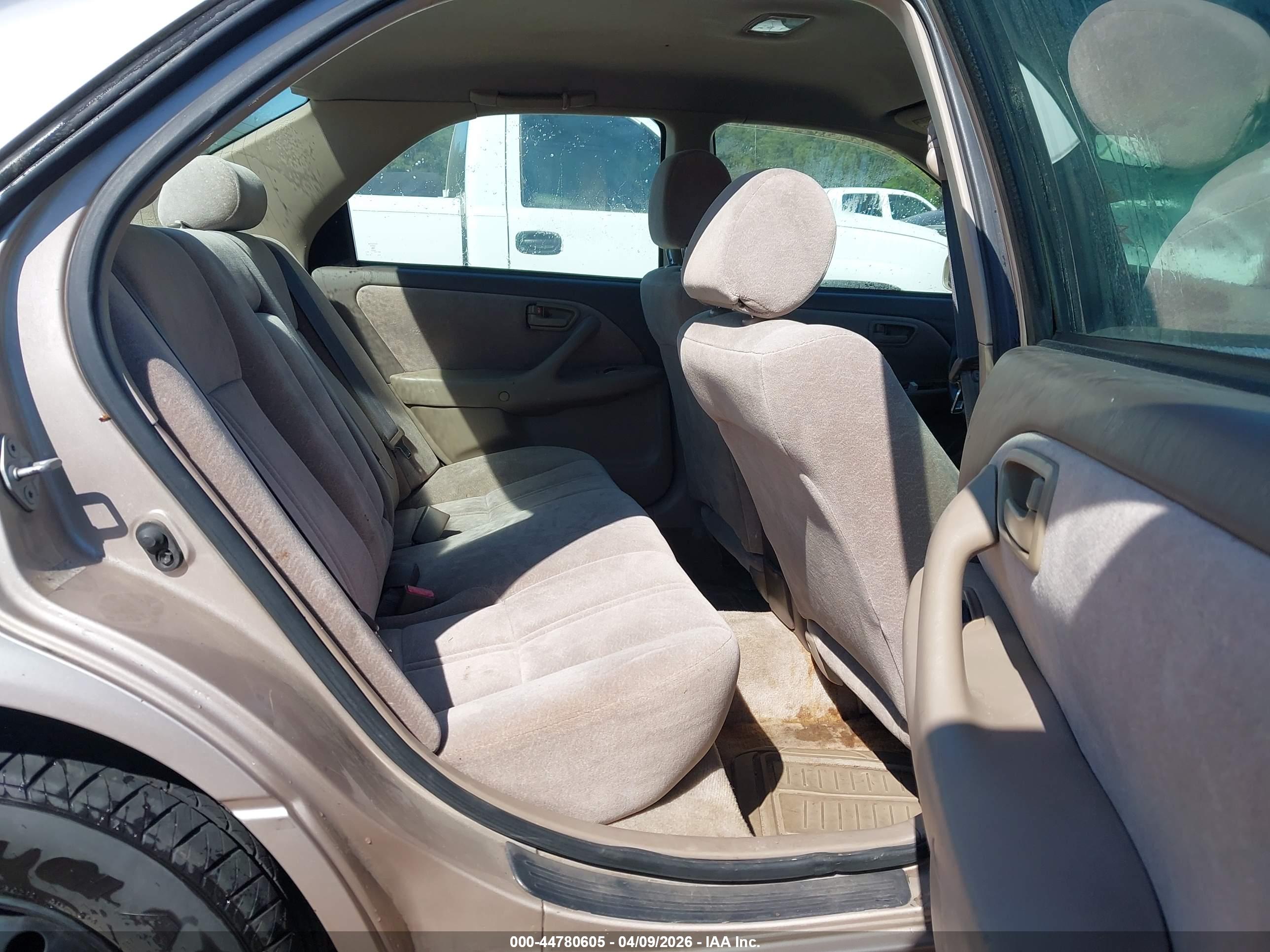 TOYOTA CAMRY image 8