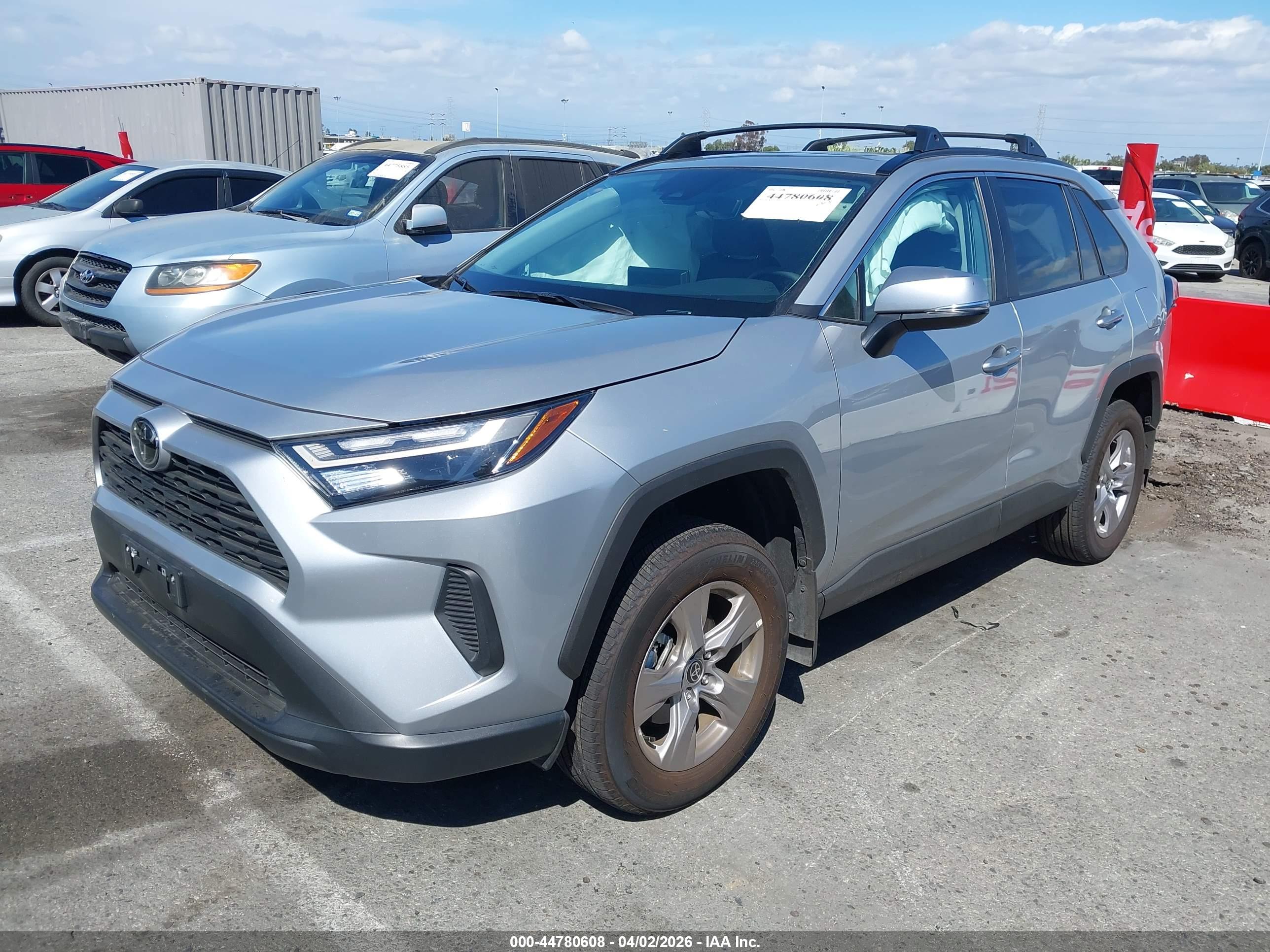 TOYOTA RAV4 image 2