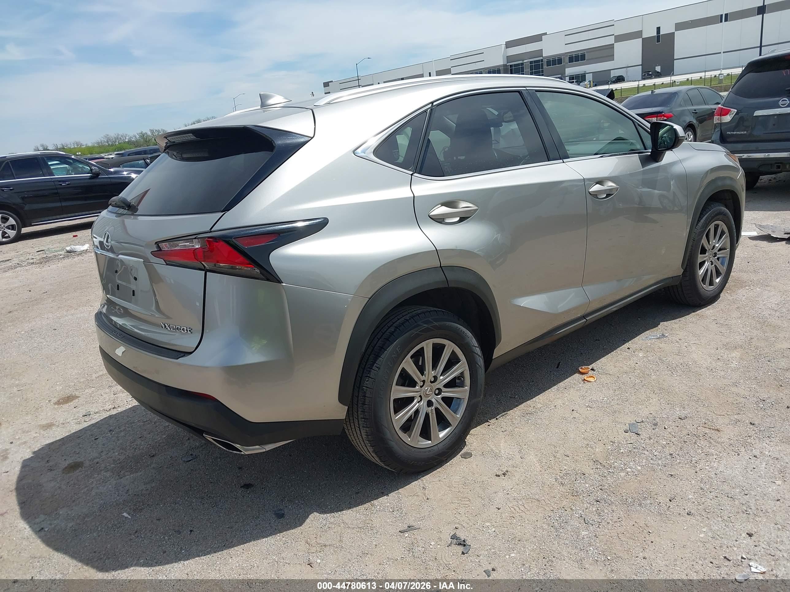 LEXUS NX image 4