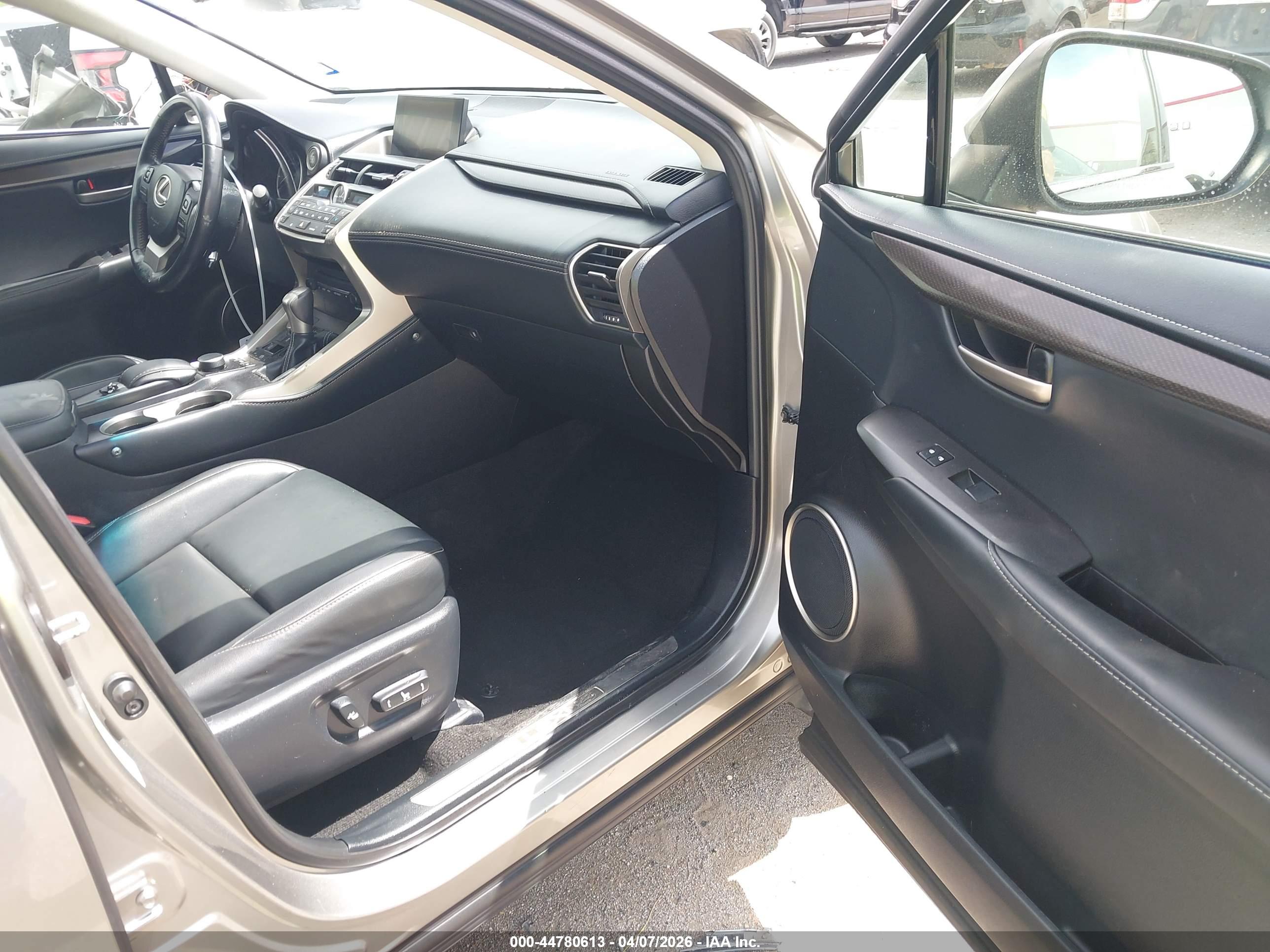 LEXUS NX image 5