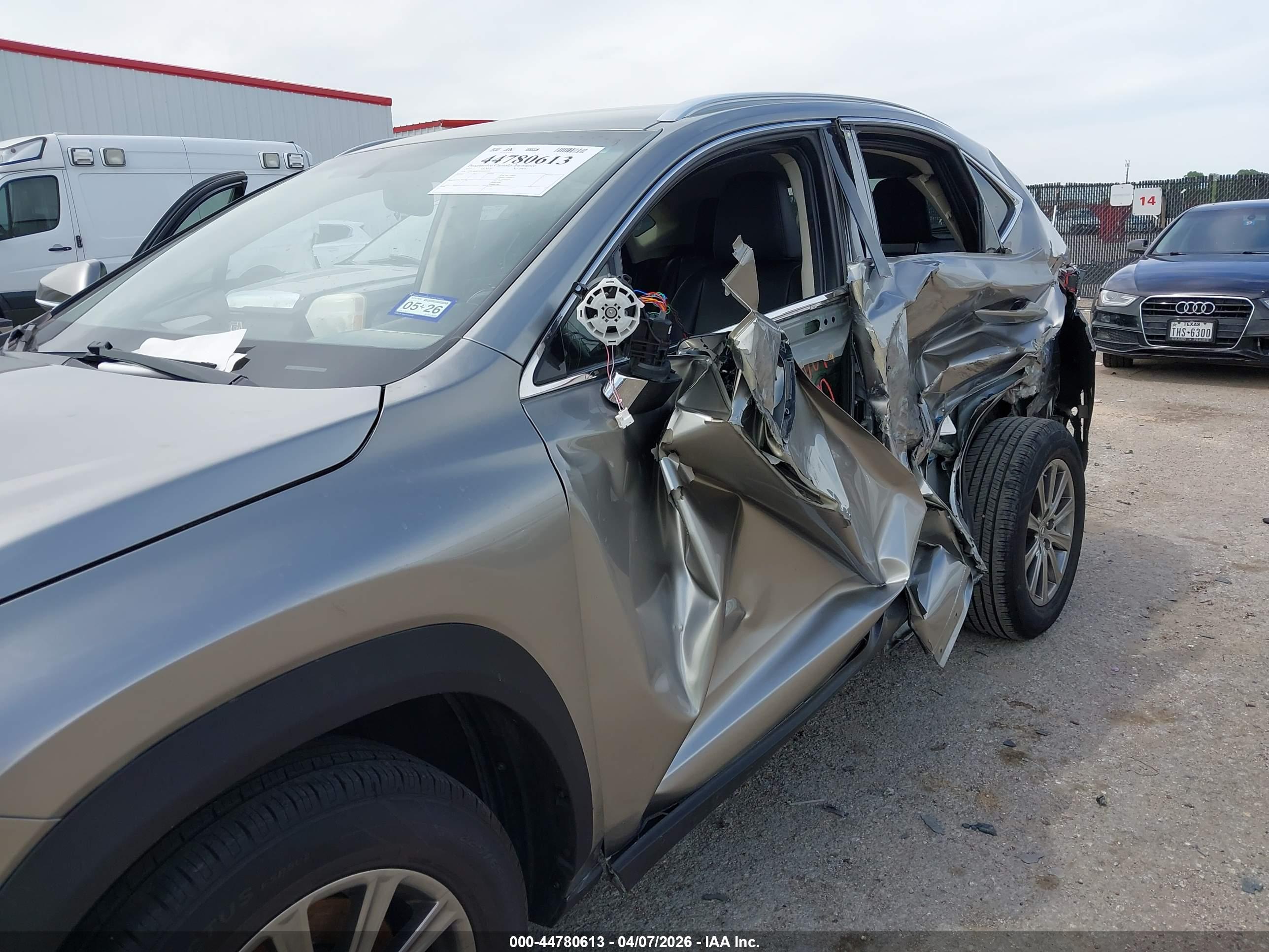 LEXUS NX image 6
