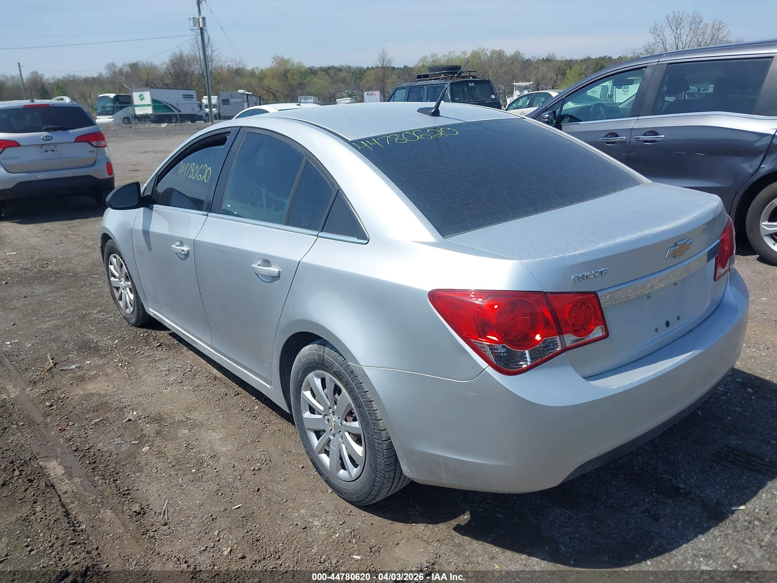 CHEVROLET CRUZE image 3