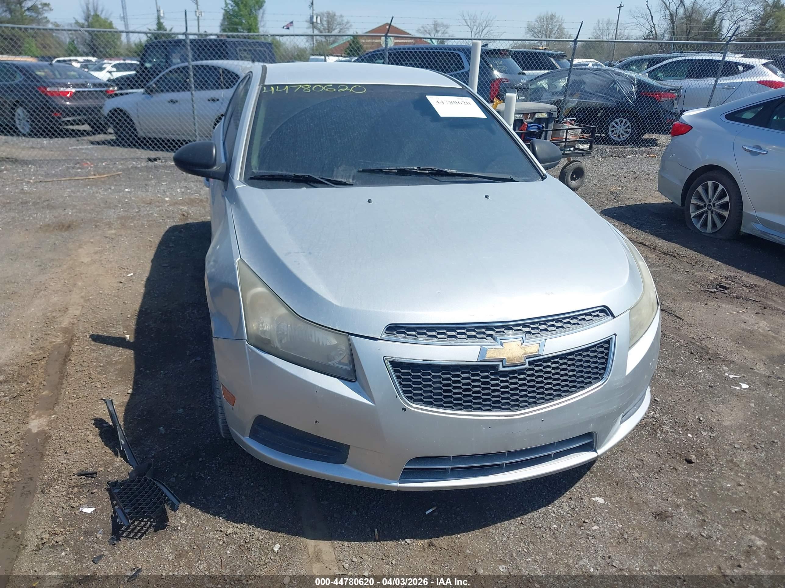 CHEVROLET CRUZE image 6
