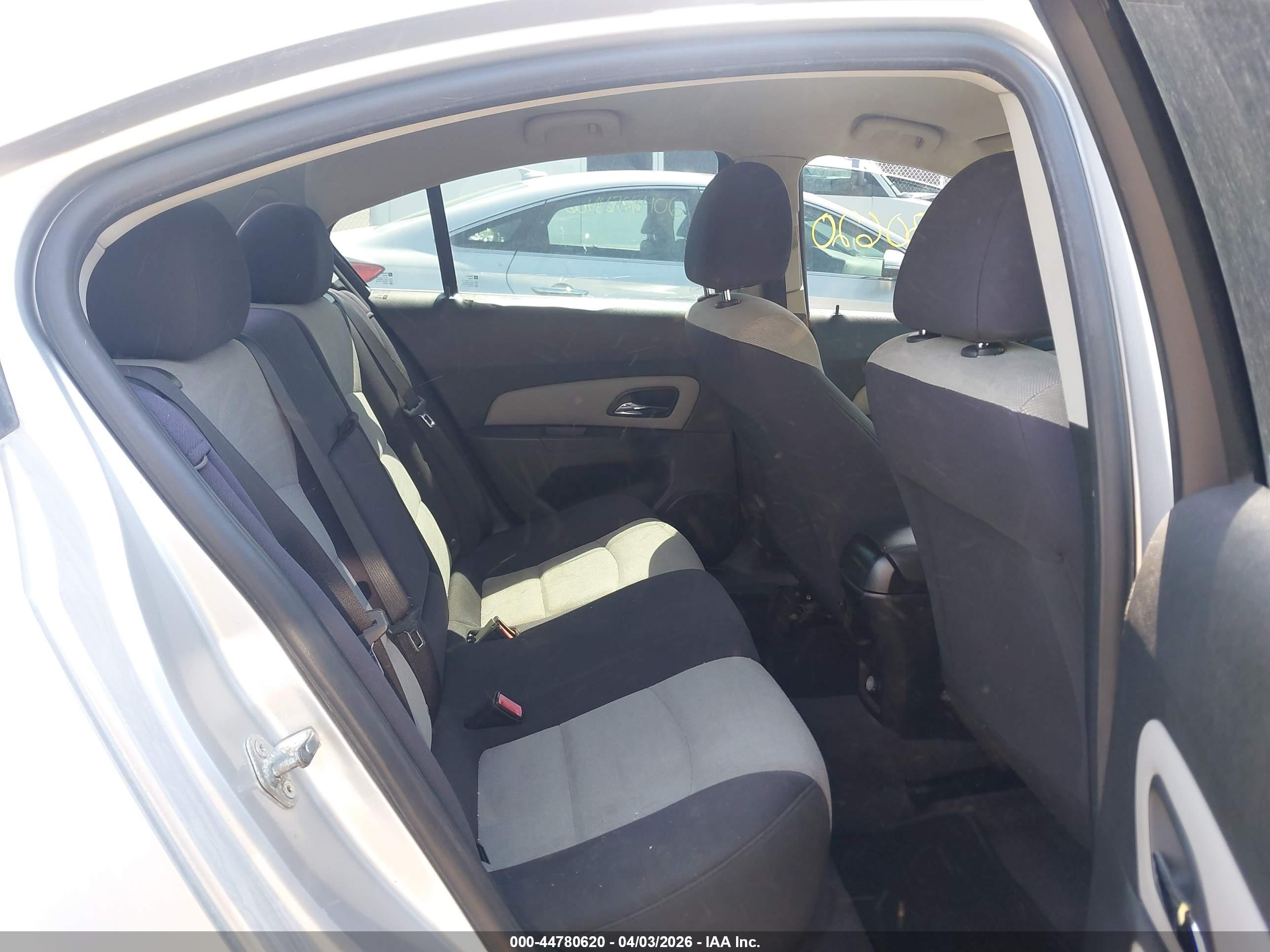 CHEVROLET CRUZE image 8
