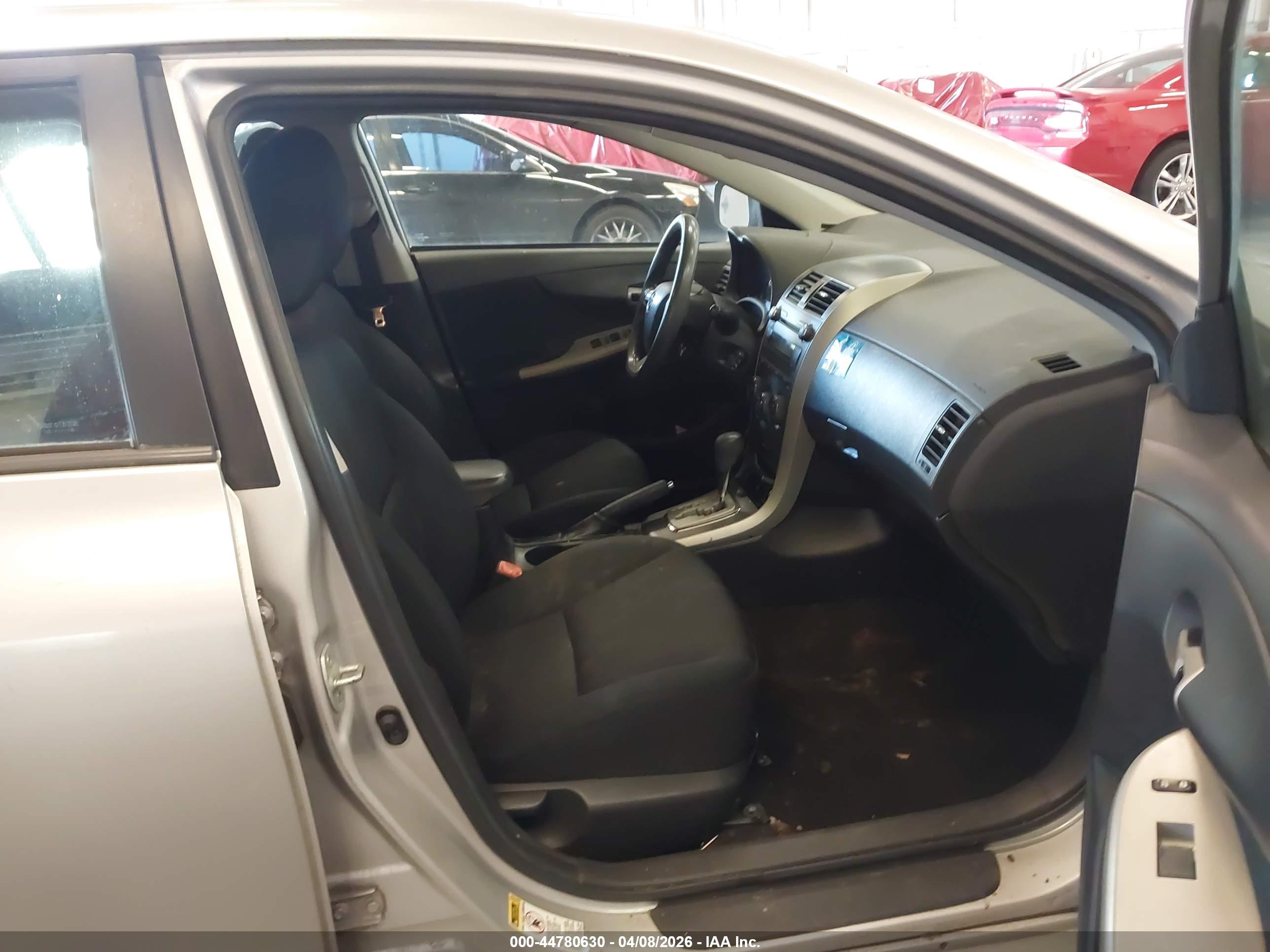 TOYOTA COROLLA image 5