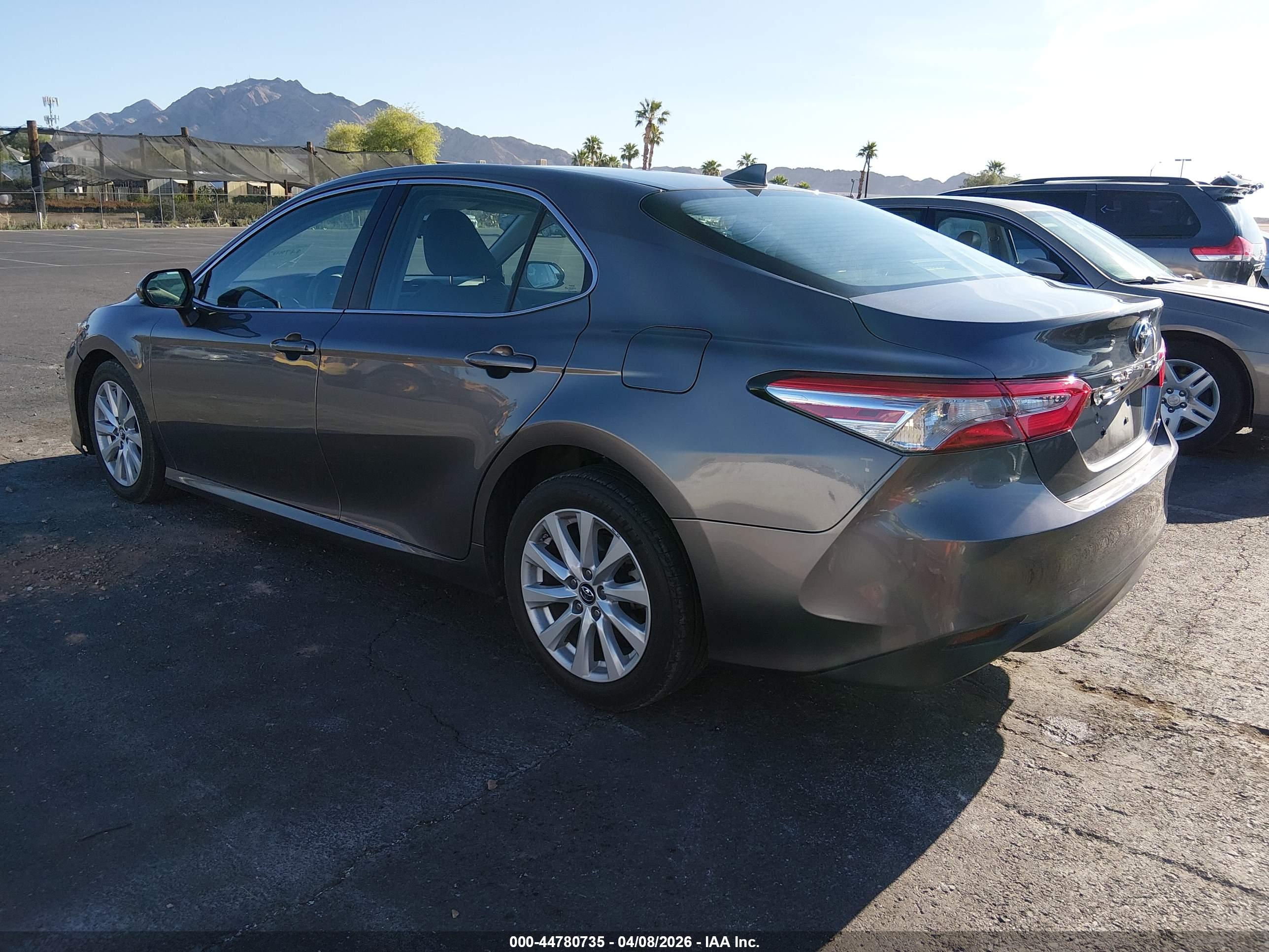 TOYOTA CAMRY image 3