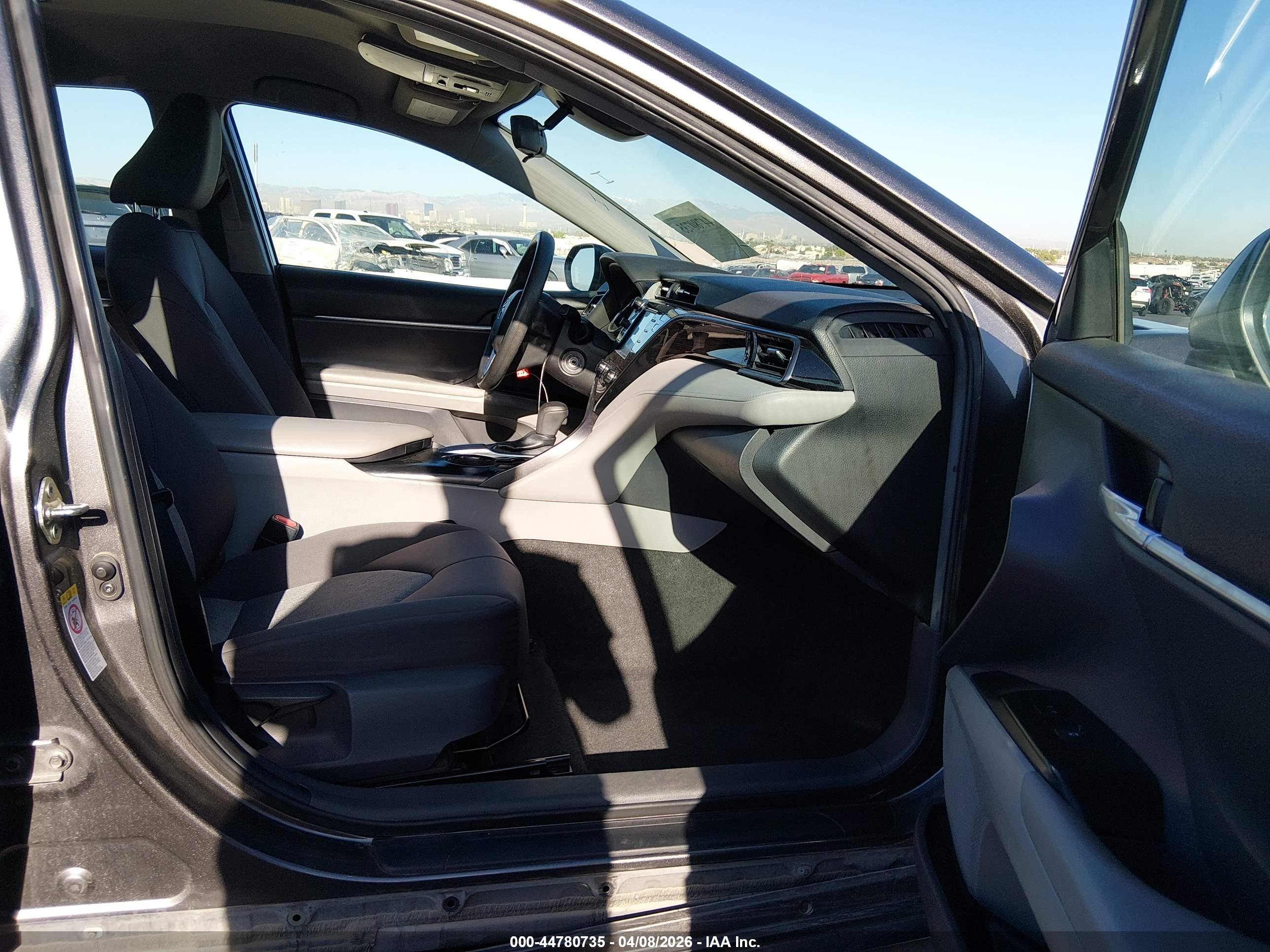 TOYOTA CAMRY image 5