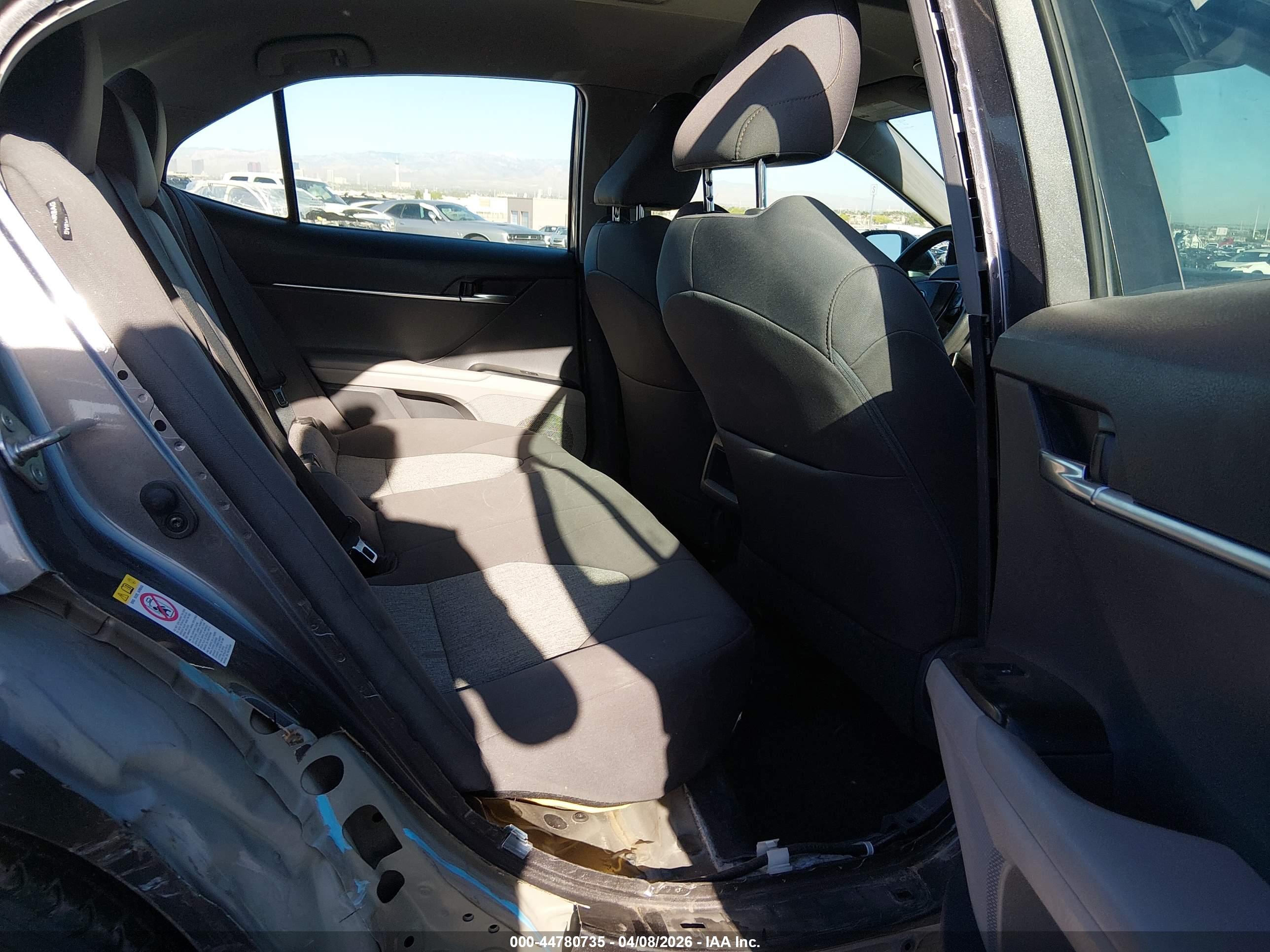 TOYOTA CAMRY image 8