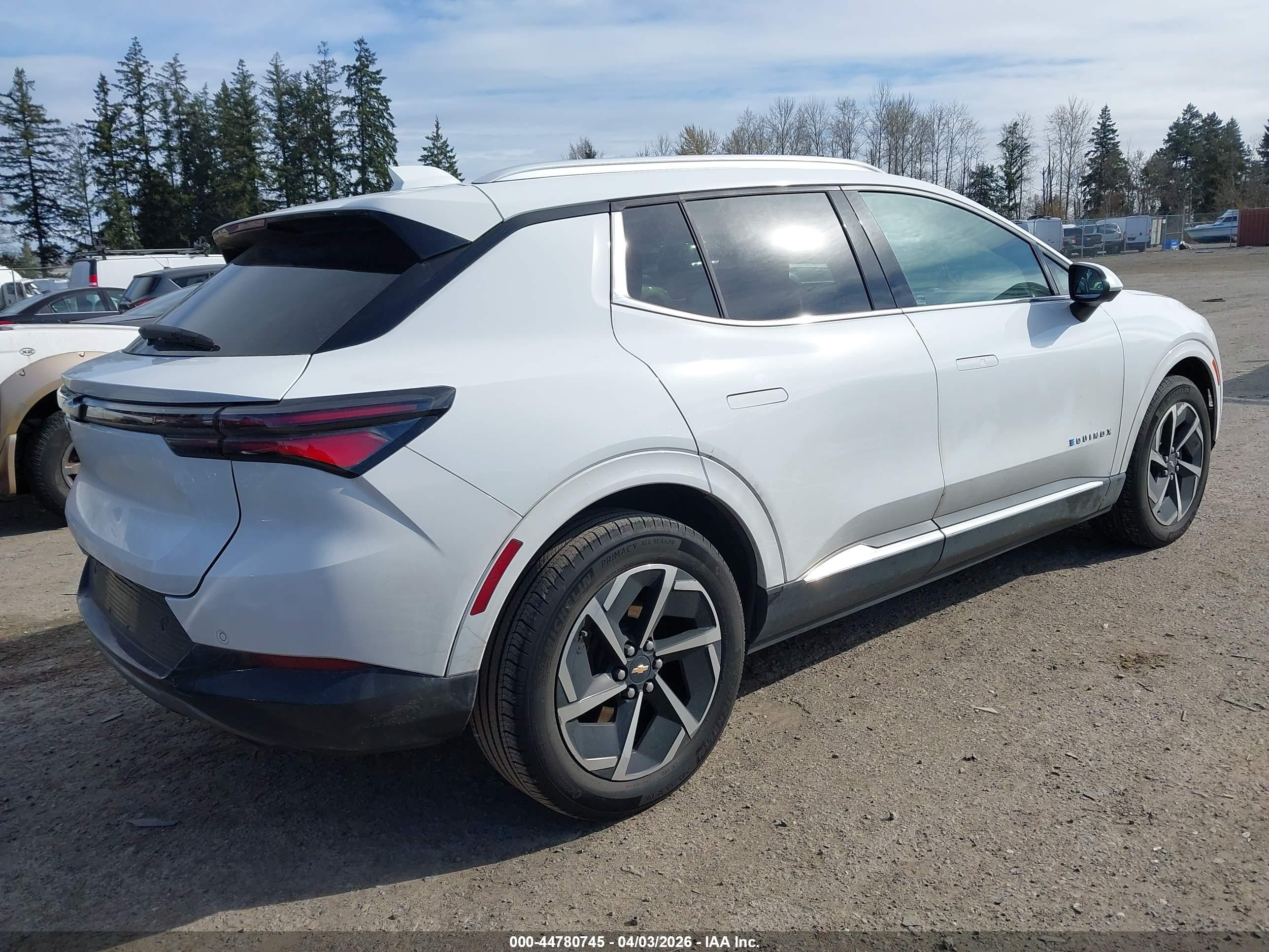 CHEVROLET EQUINOX image 4