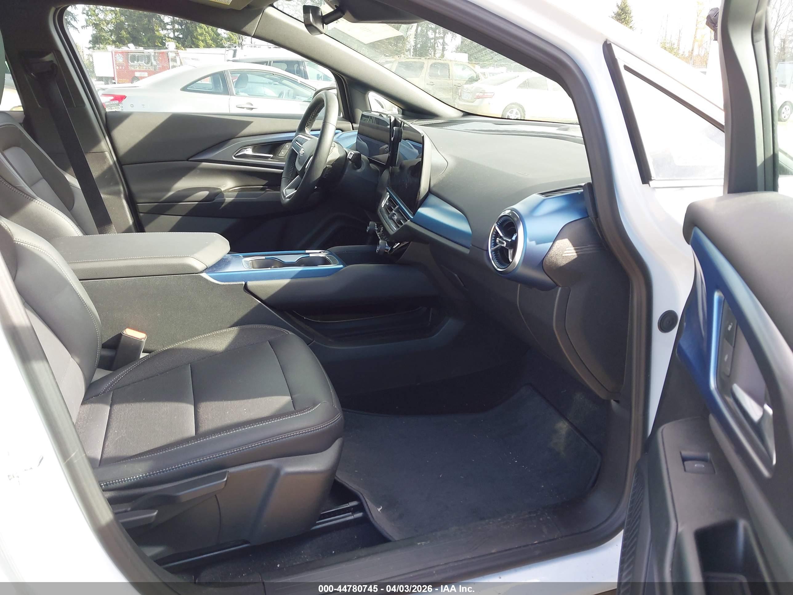 CHEVROLET EQUINOX image 5