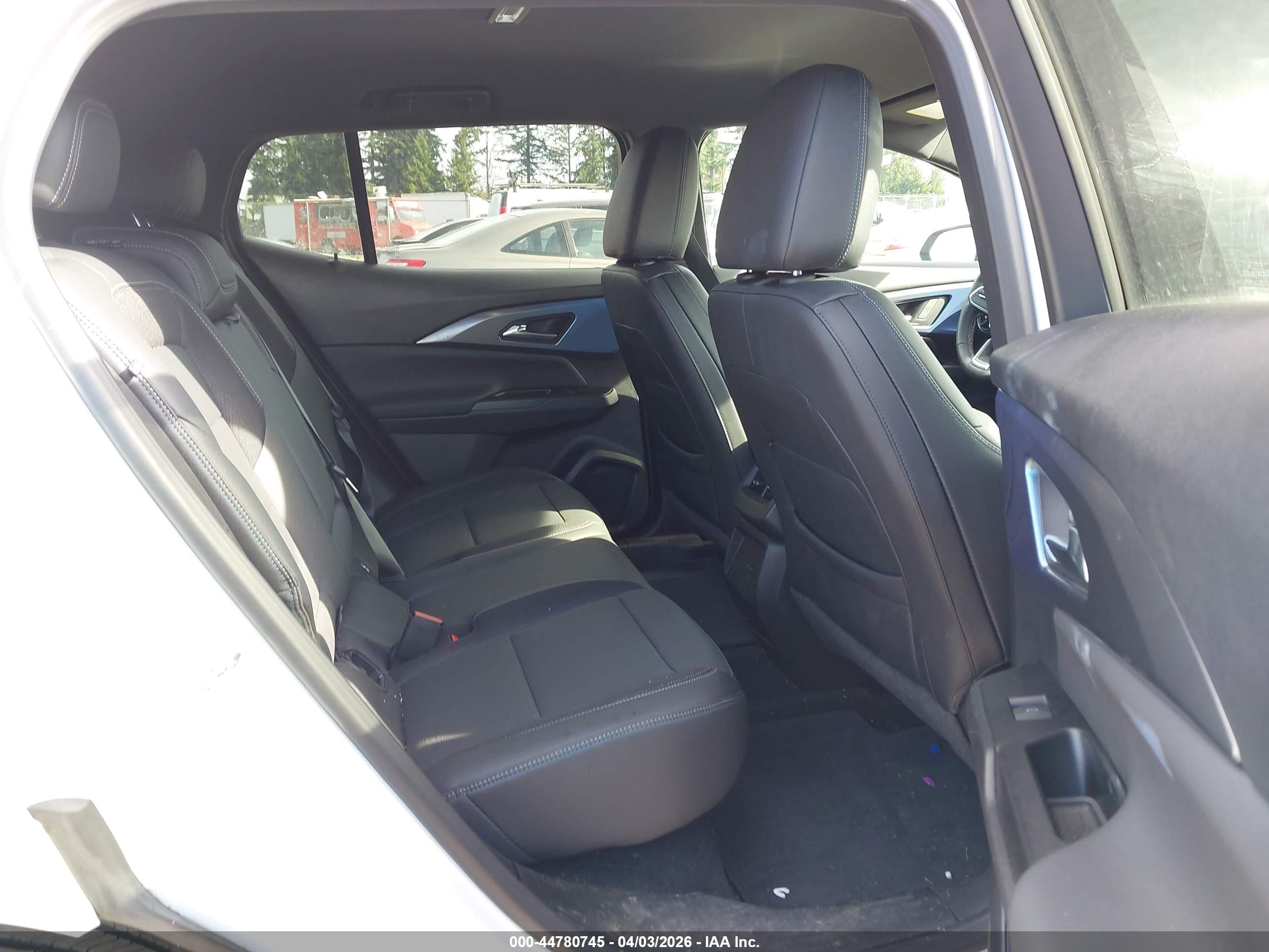 CHEVROLET EQUINOX image 8