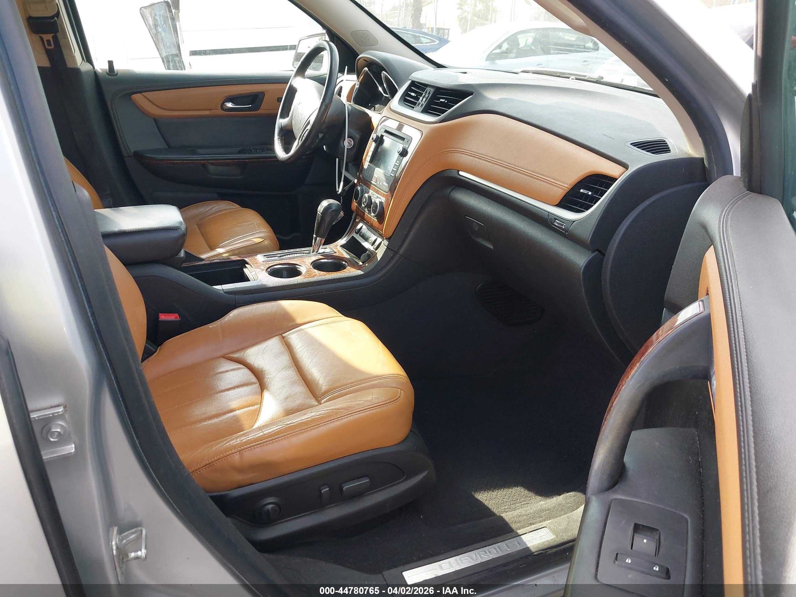CHEVROLET TRAVERSE image 5