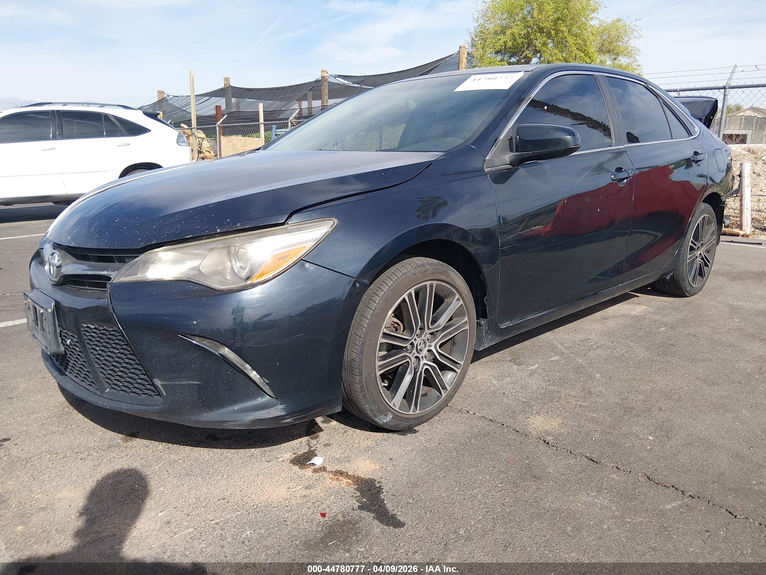 TOYOTA CAMRY image 2