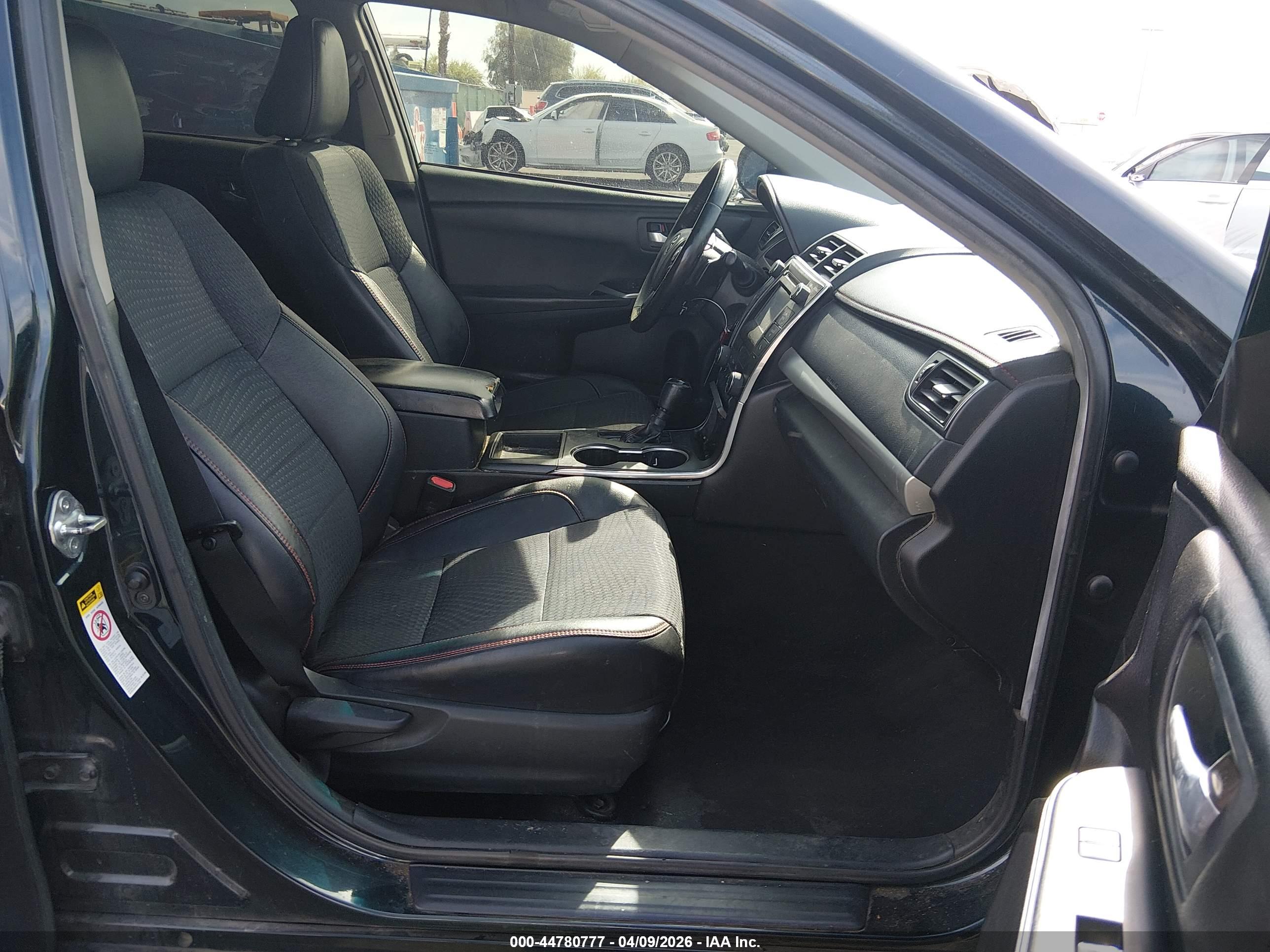 TOYOTA CAMRY image 5